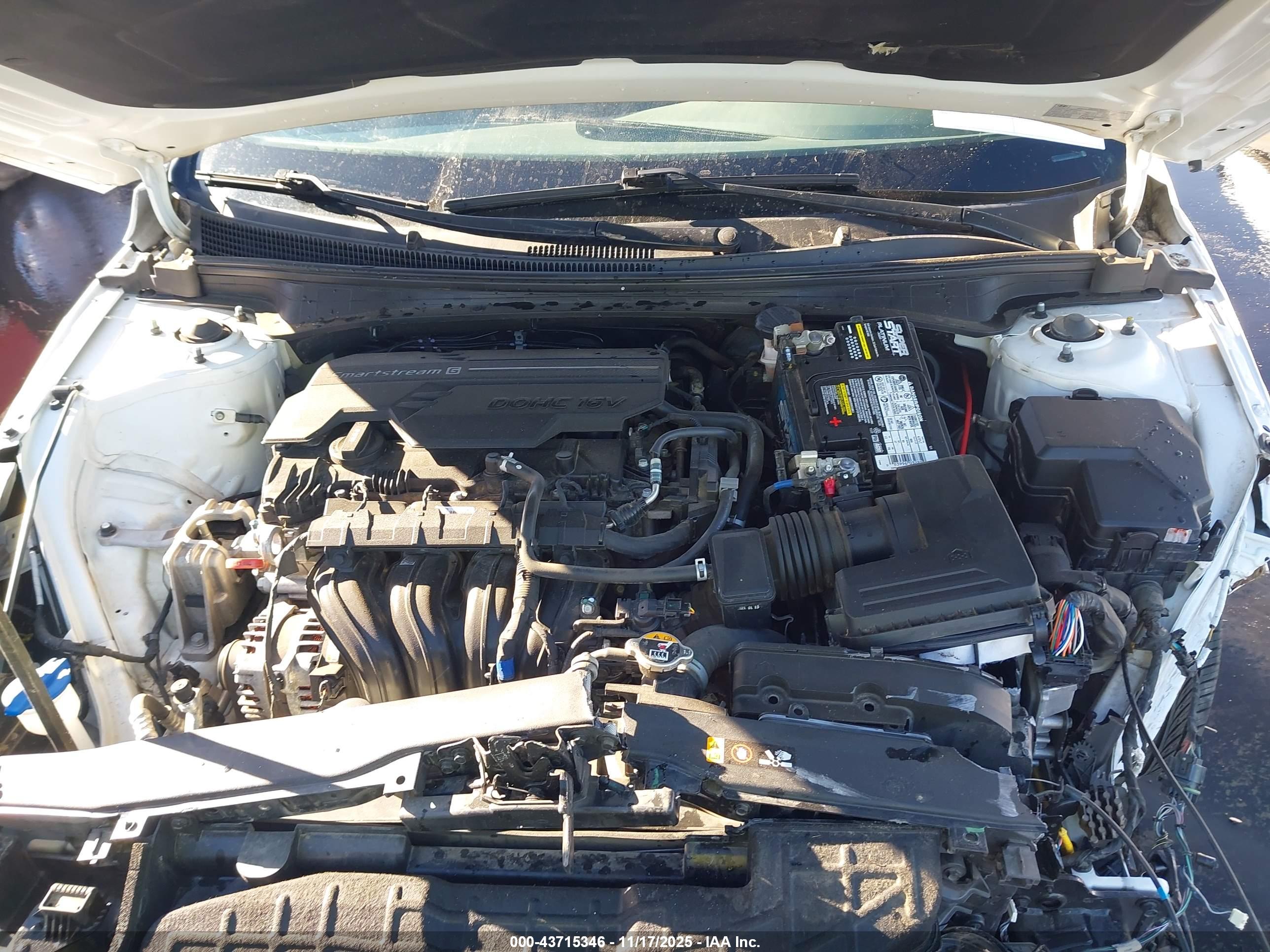 HYUNDAI ELANTRA image 10