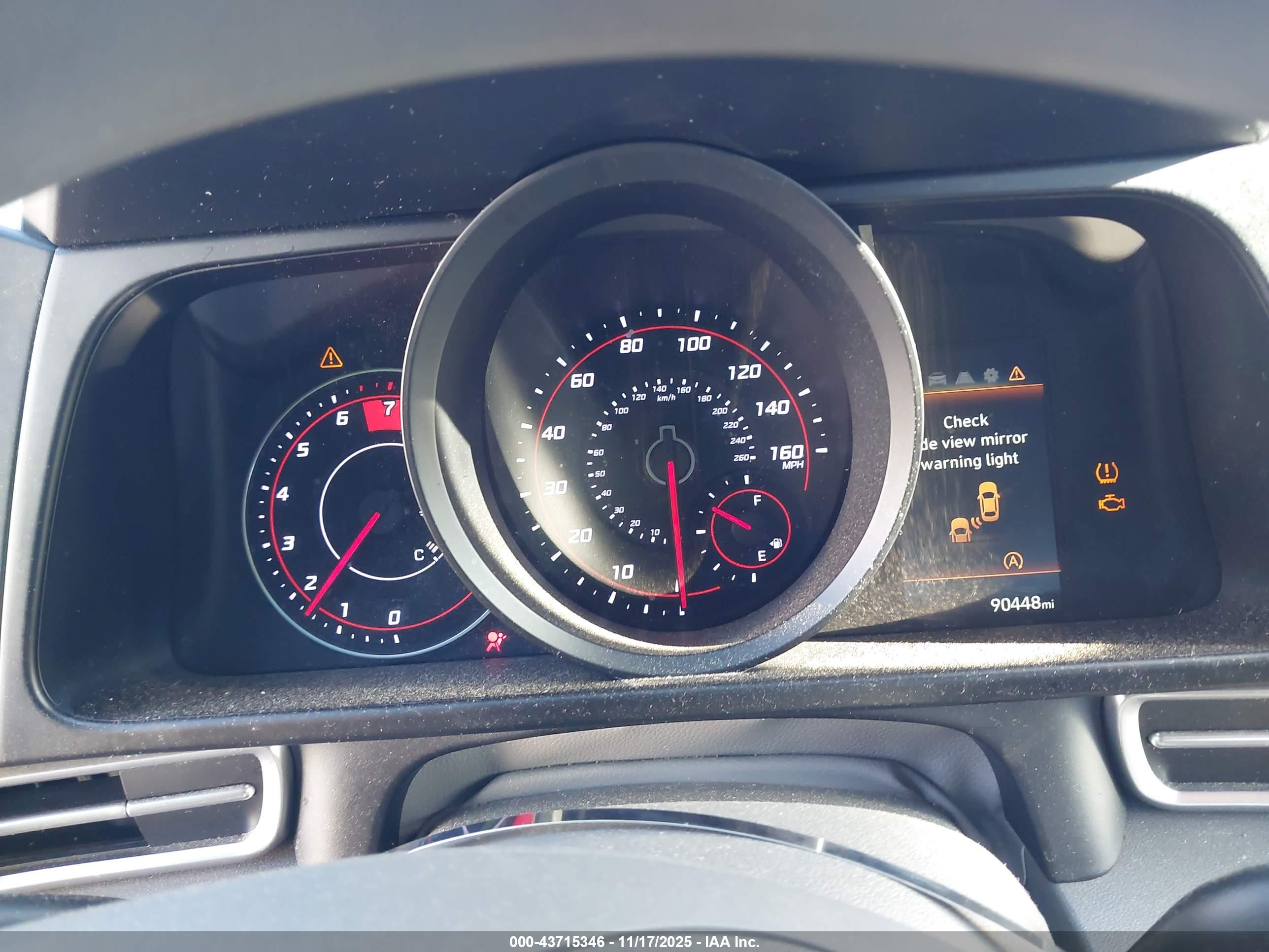 HYUNDAI ELANTRA image 7