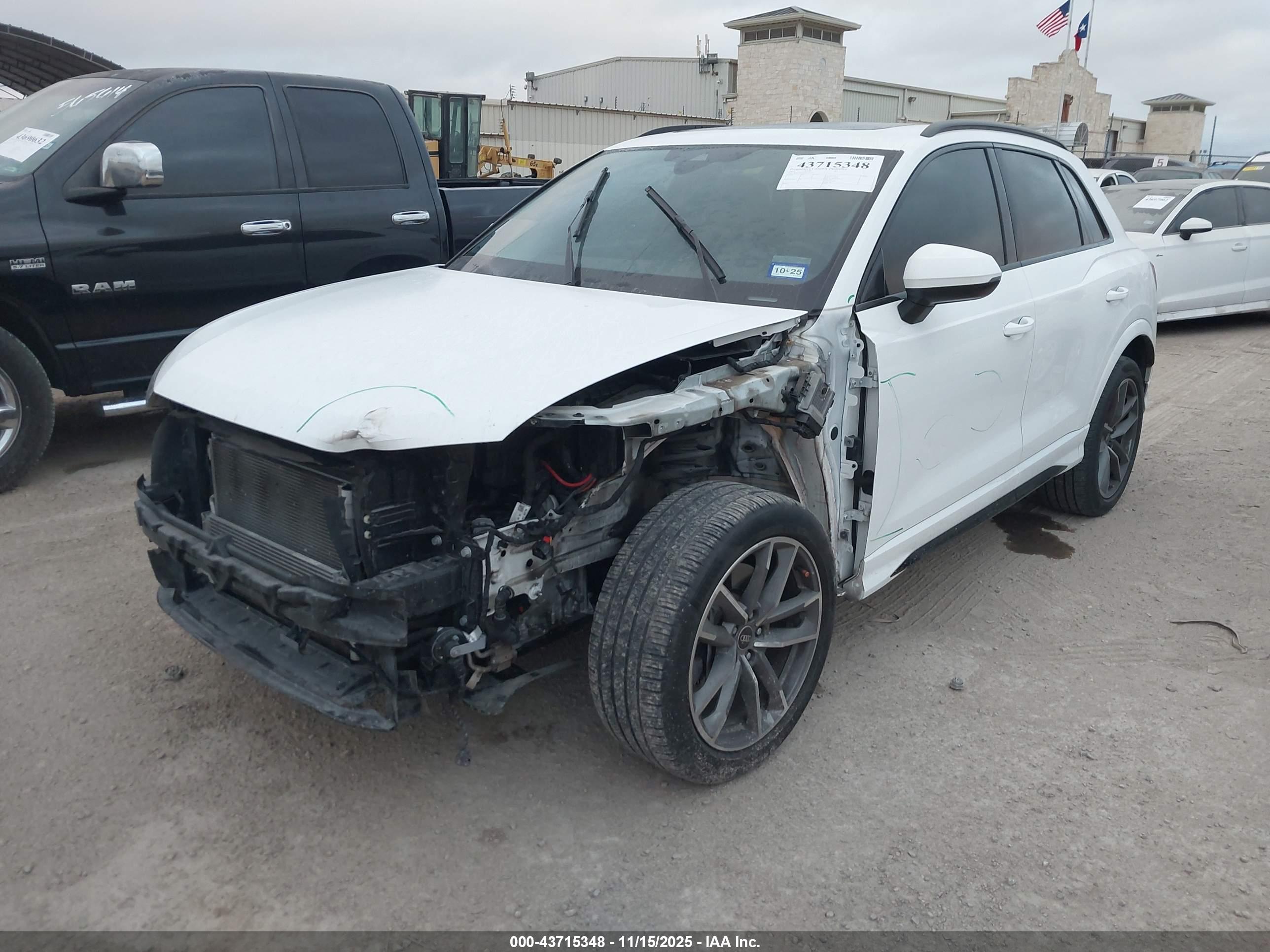 AUDI Q3 image 2
