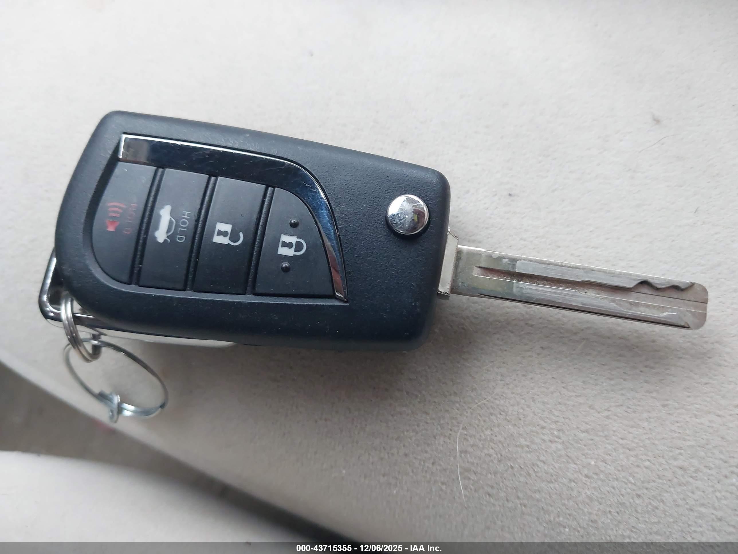 TOYOTA CAMRY image 11