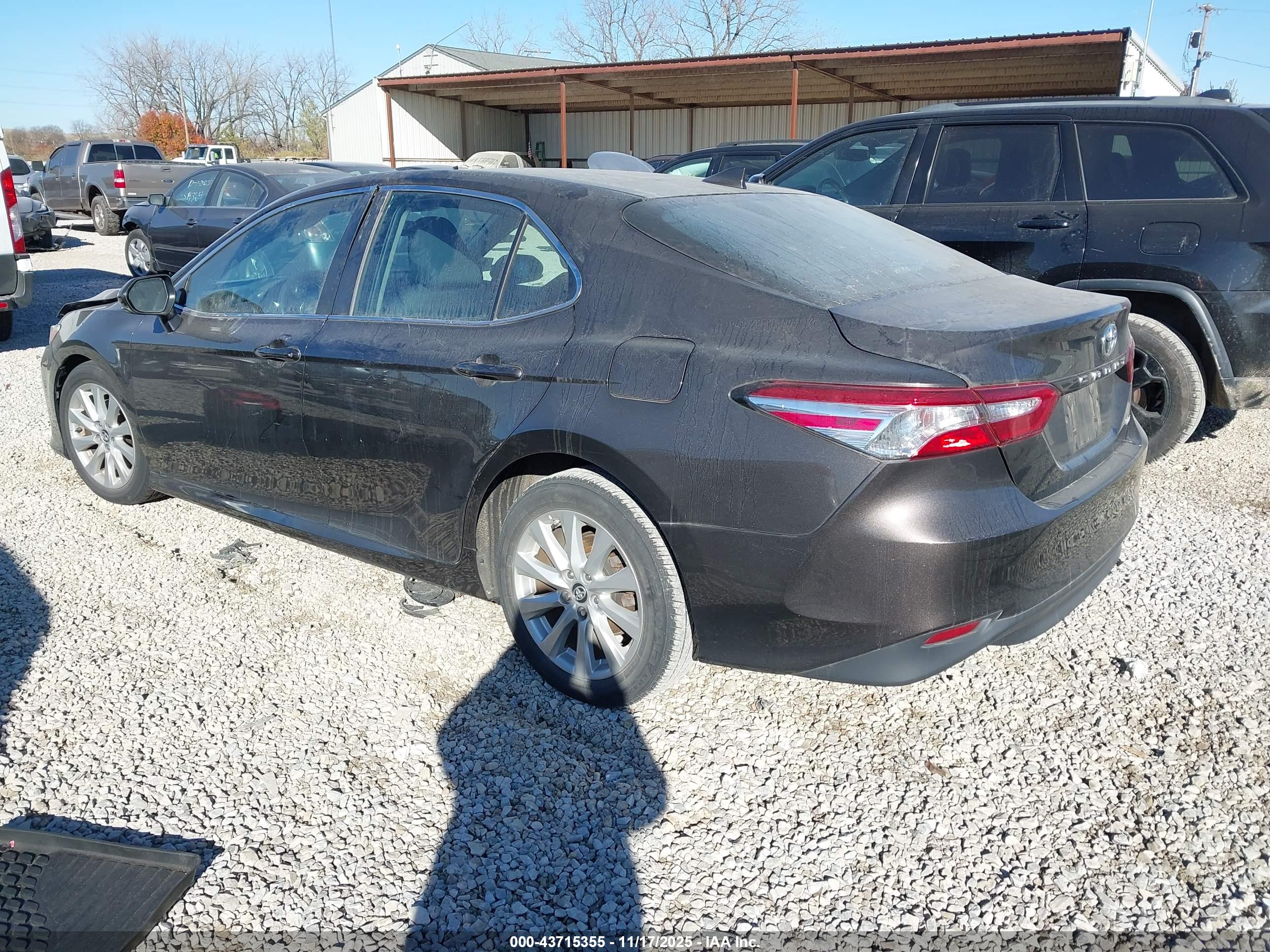 TOYOTA CAMRY image 3