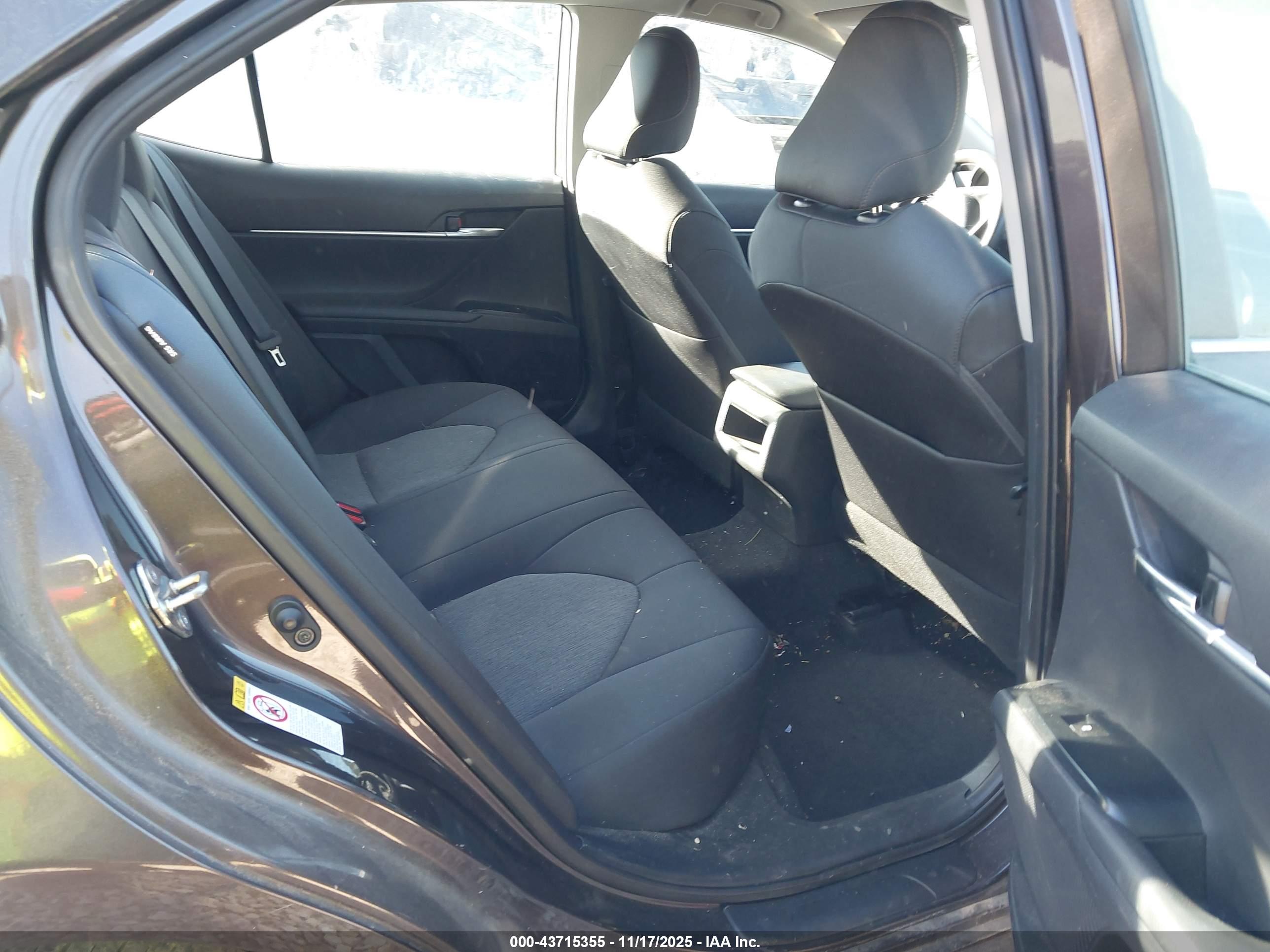 TOYOTA CAMRY image 8
