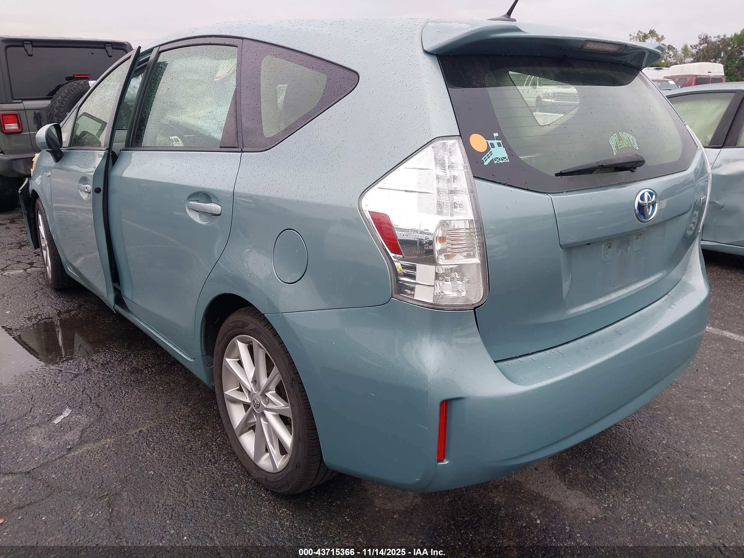 TOYOTA PRIUS image 3