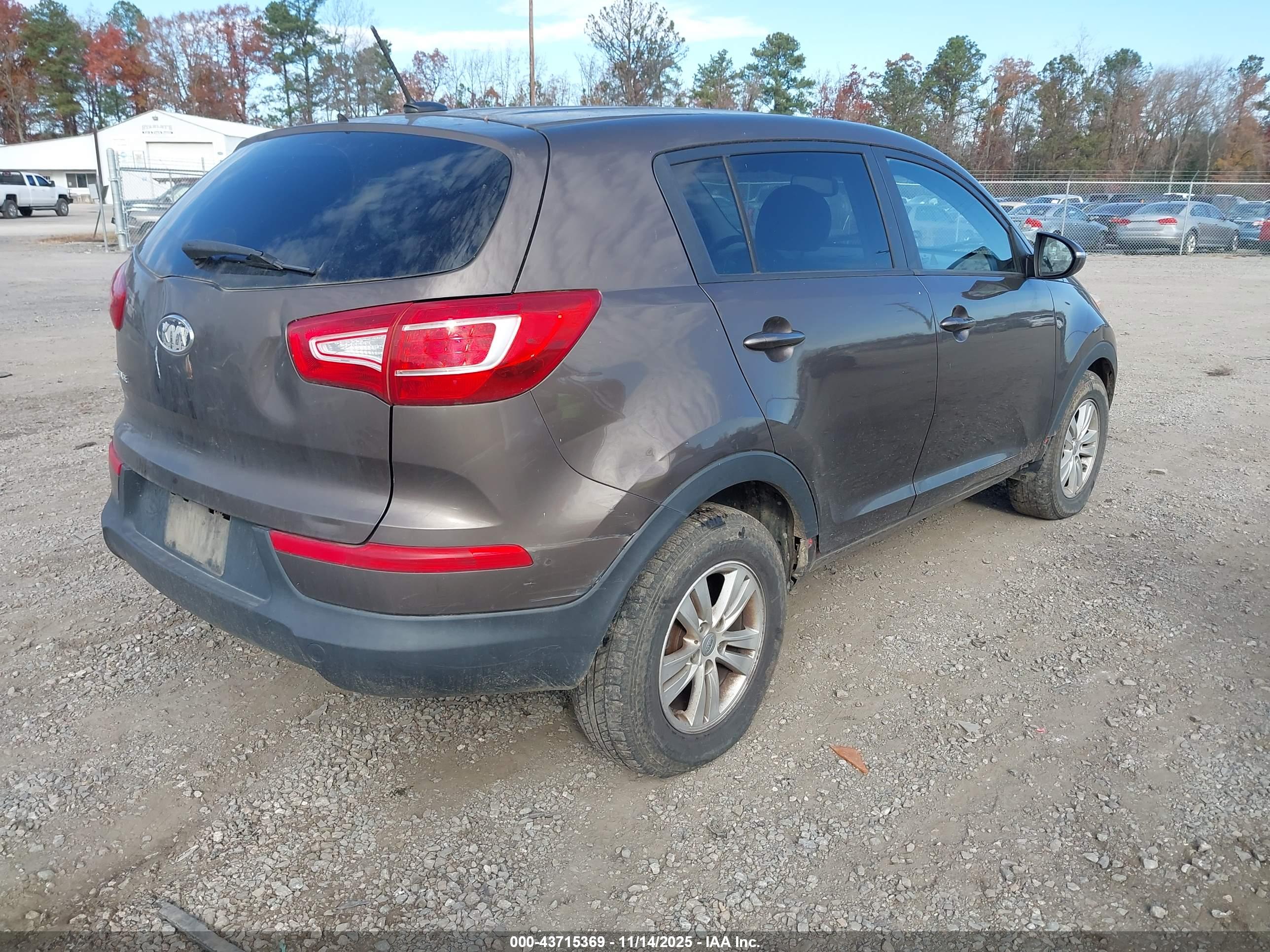 KIA SPORTAGE image 4