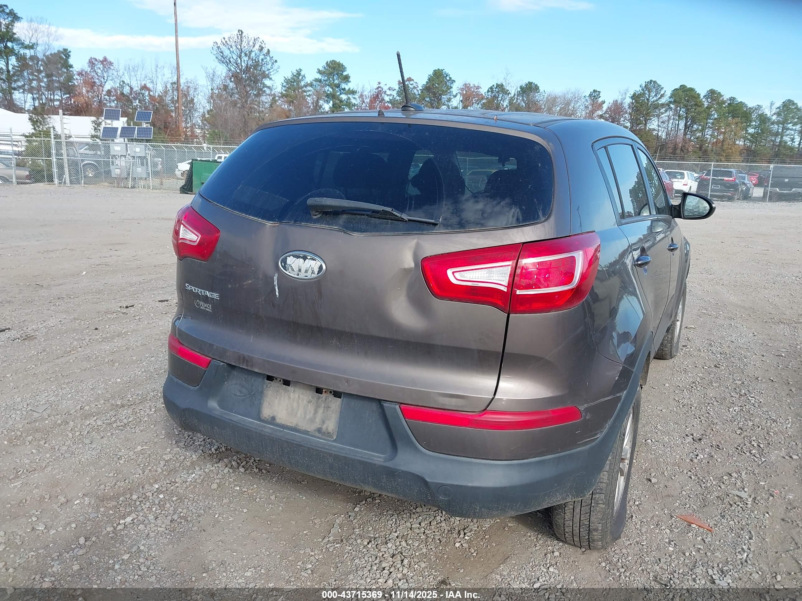KIA SPORTAGE image 6