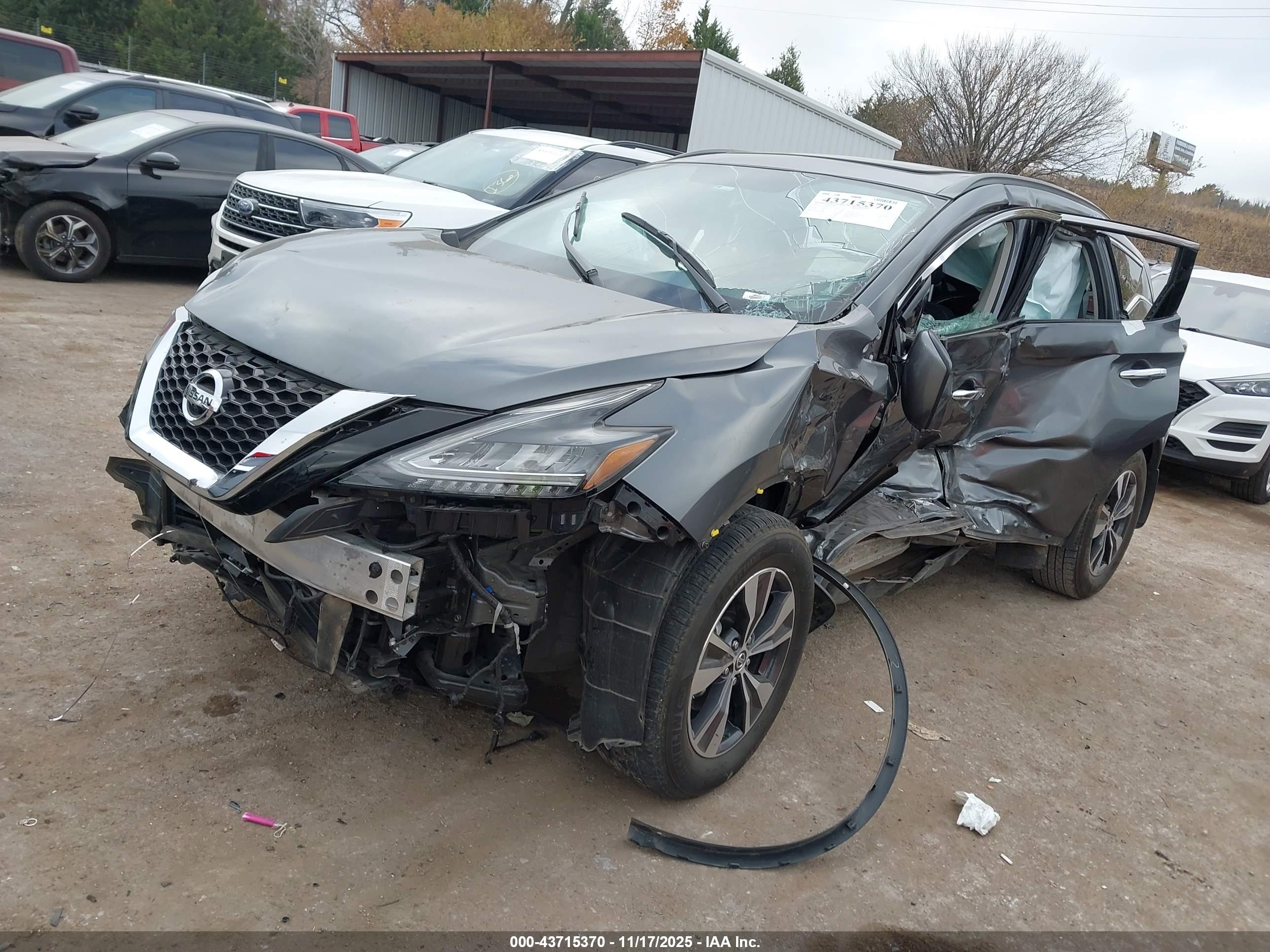 NISSAN MURANO image 2