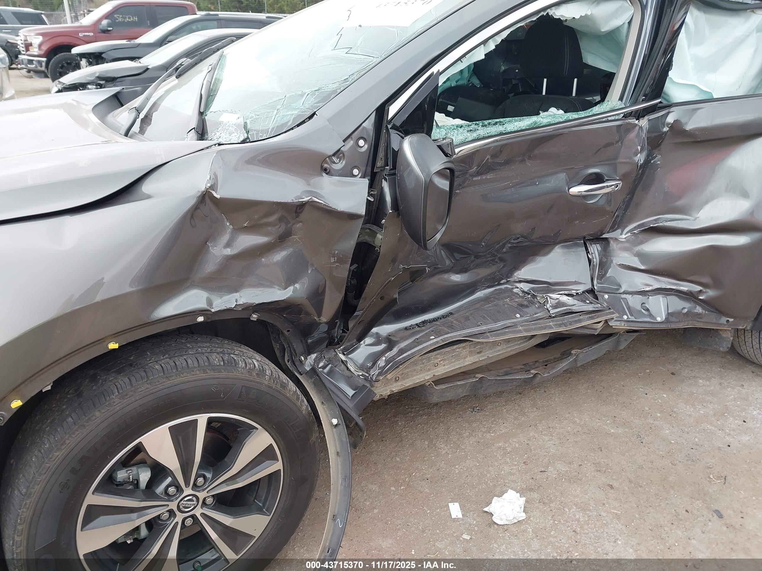 NISSAN MURANO image 6