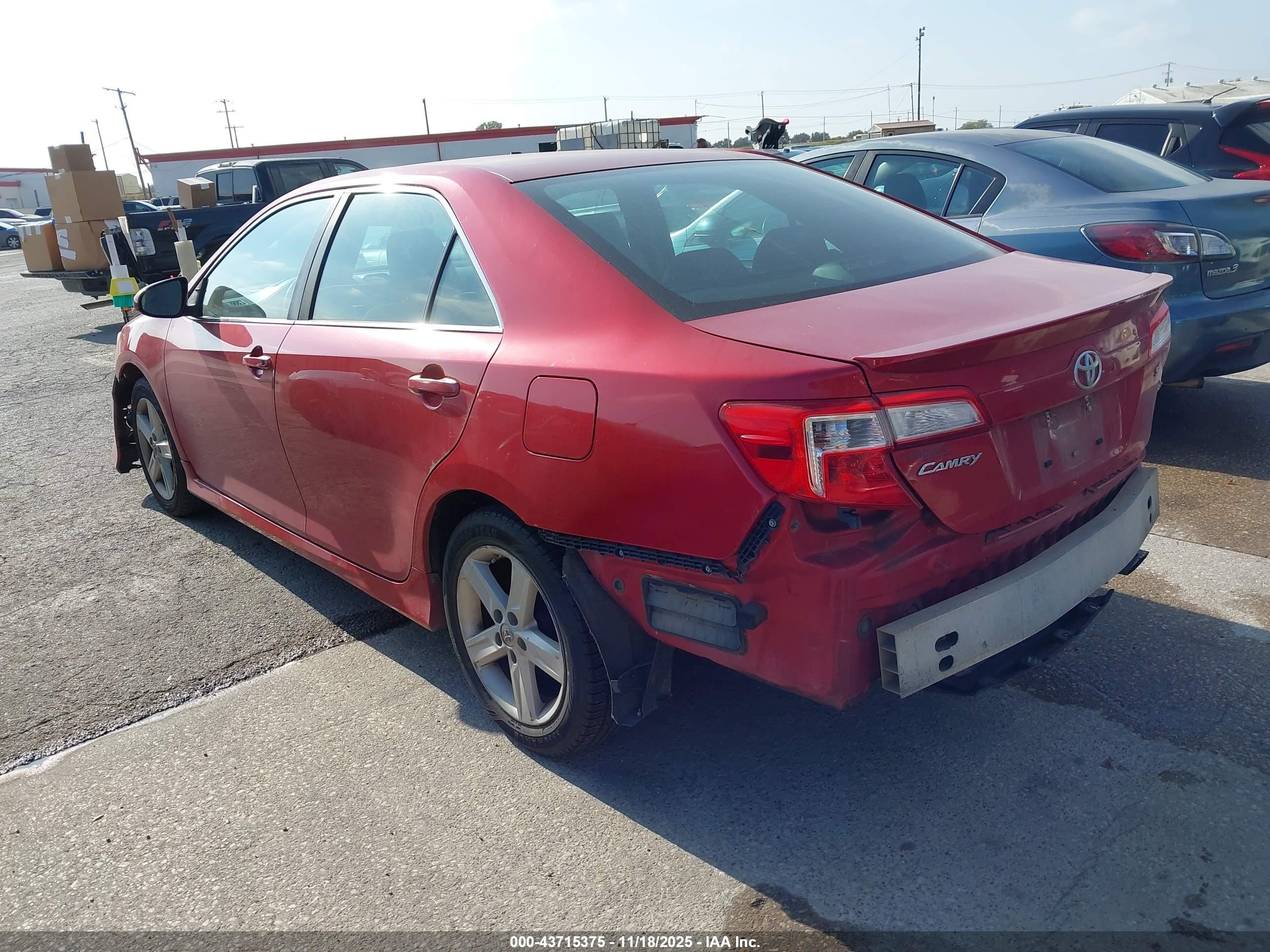 TOYOTA CAMRY image 3