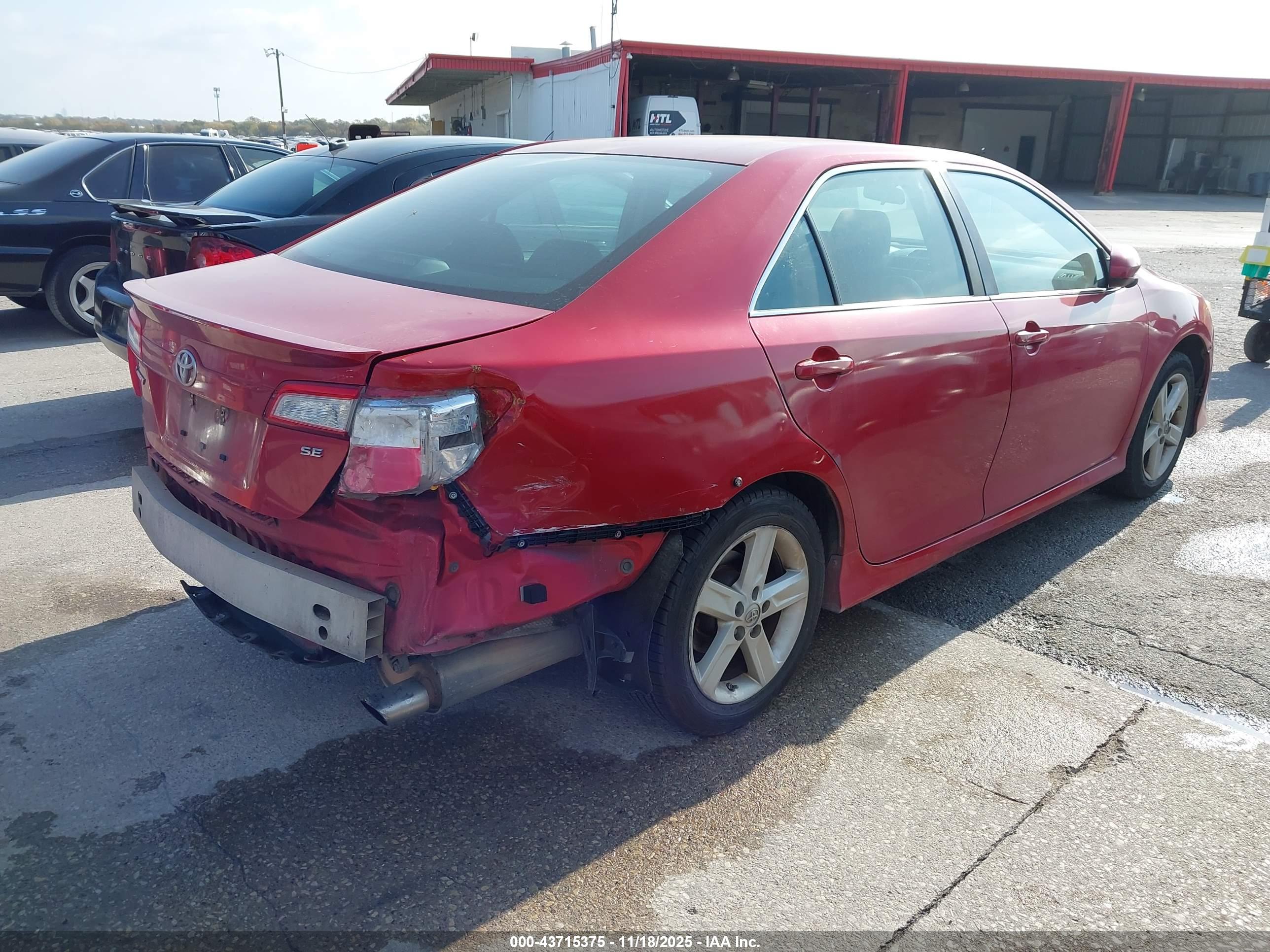 TOYOTA CAMRY image 4