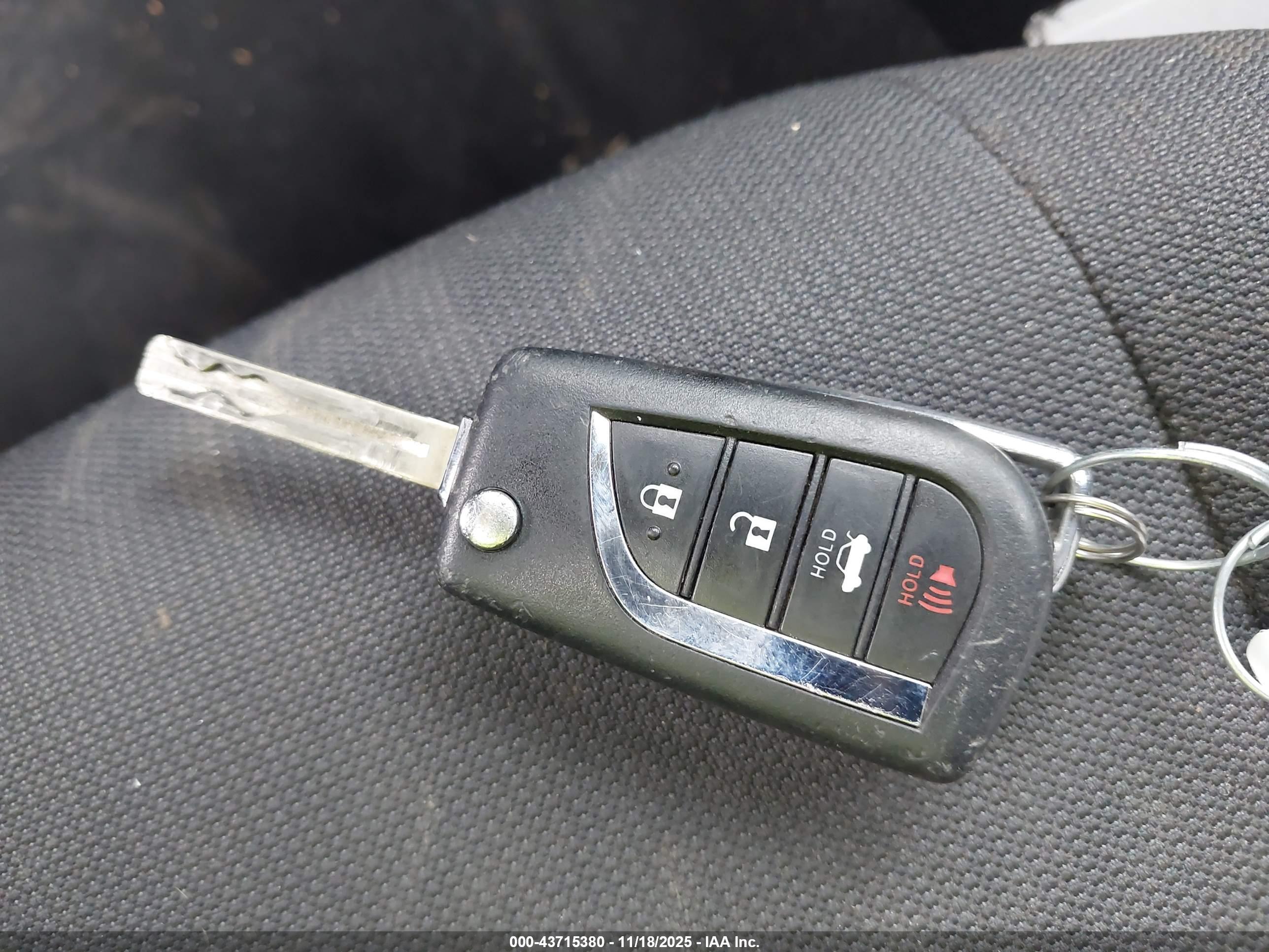 TOYOTA COROLLA image 11