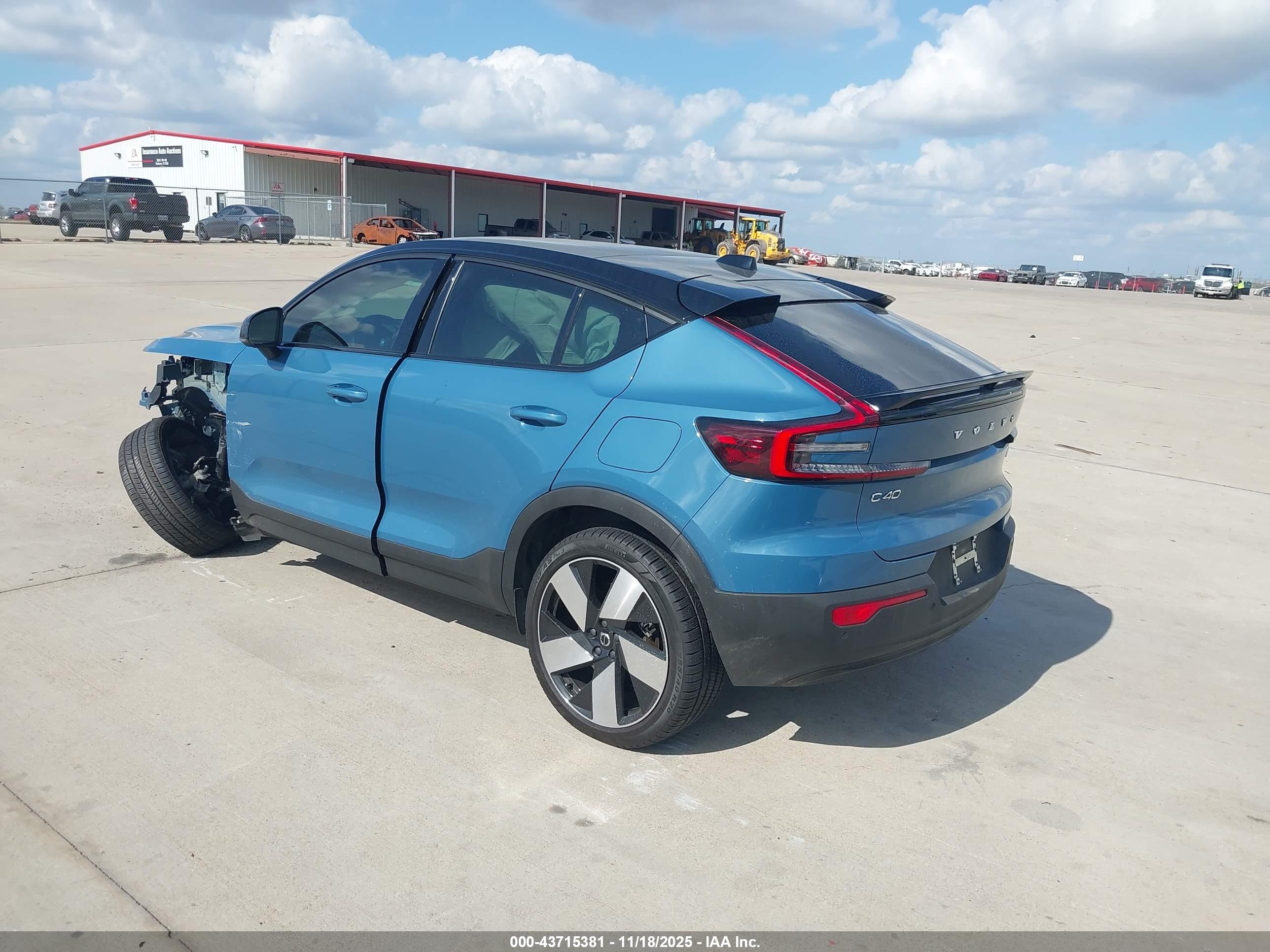 VOLVO C40 image 3