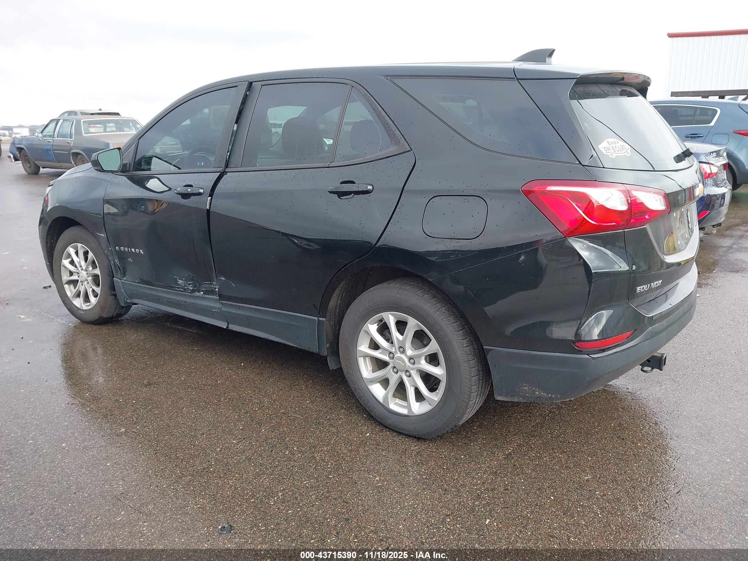 CHEVROLET EQUINOX image 3