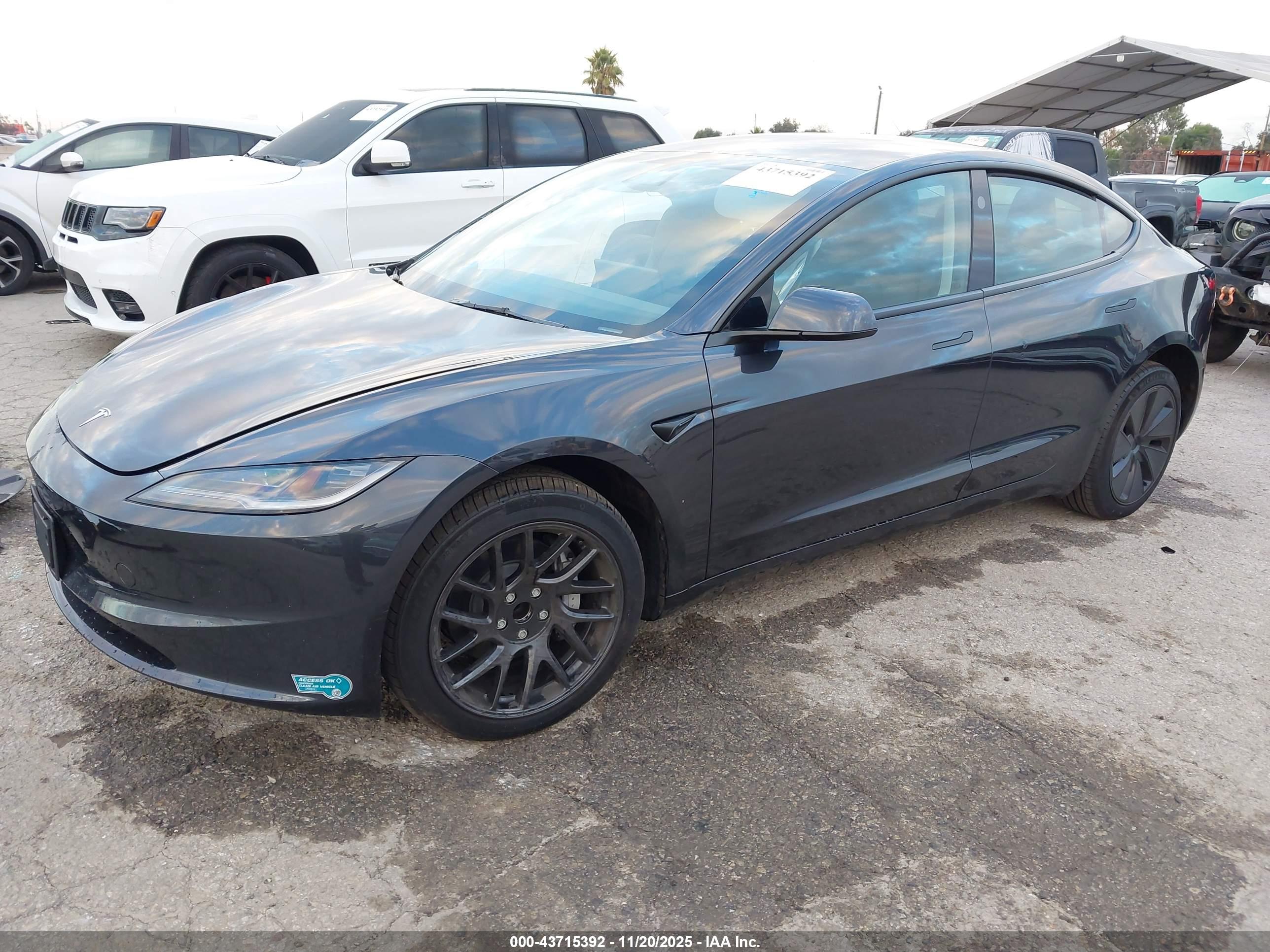 TESLA MODEL image 2