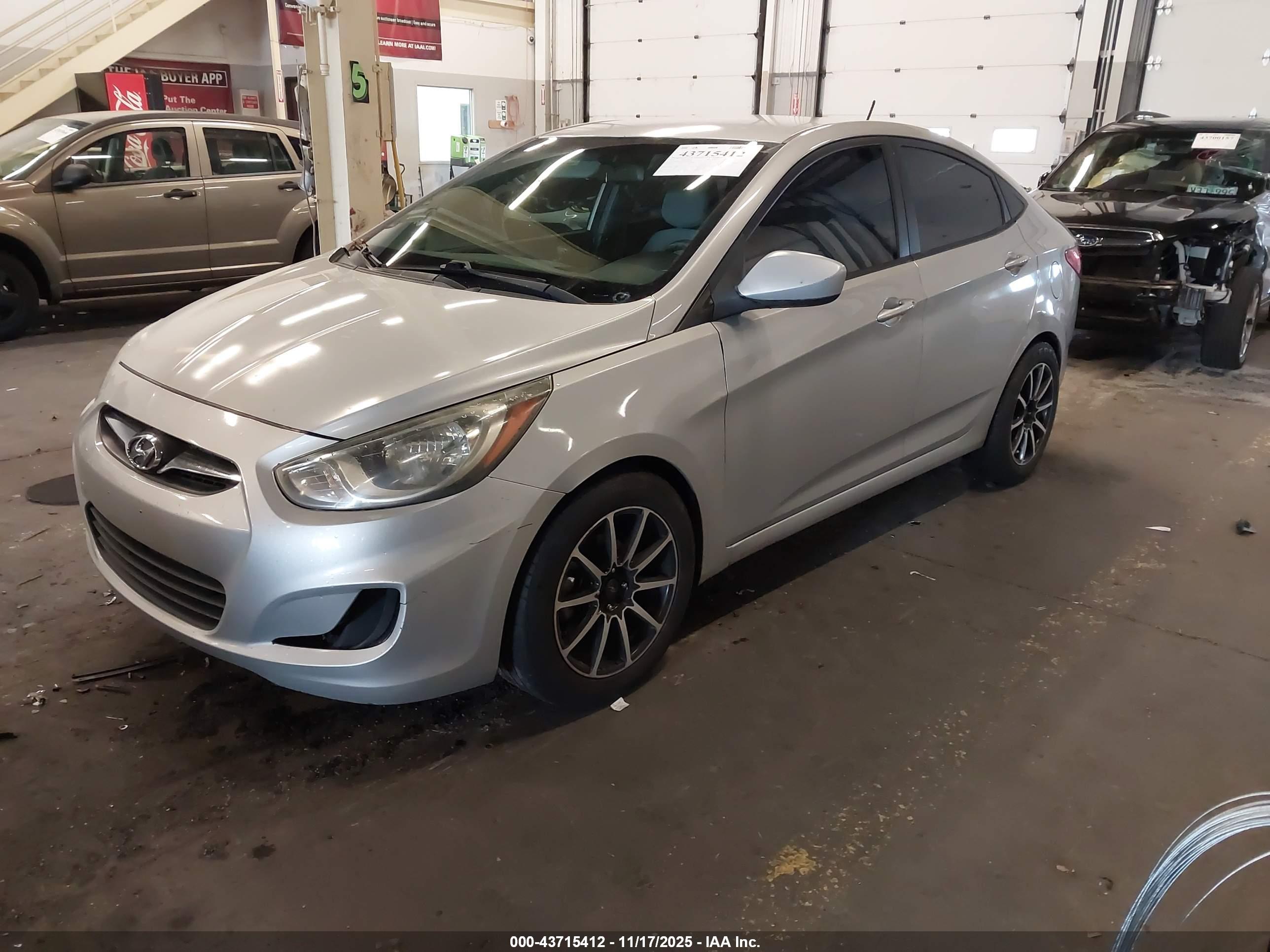HYUNDAI ACCENT image 2
