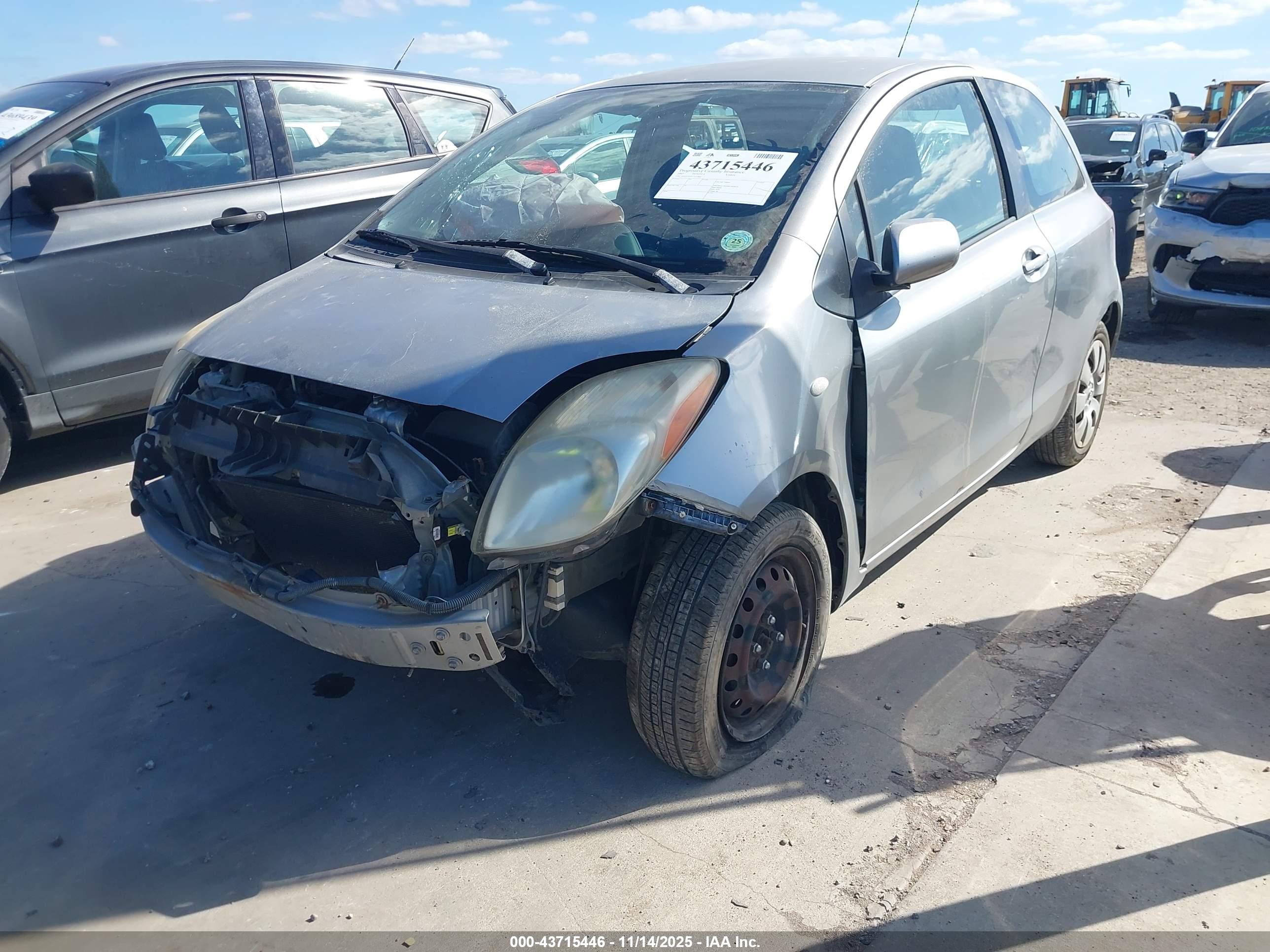 TOYOTA YARIS image 2