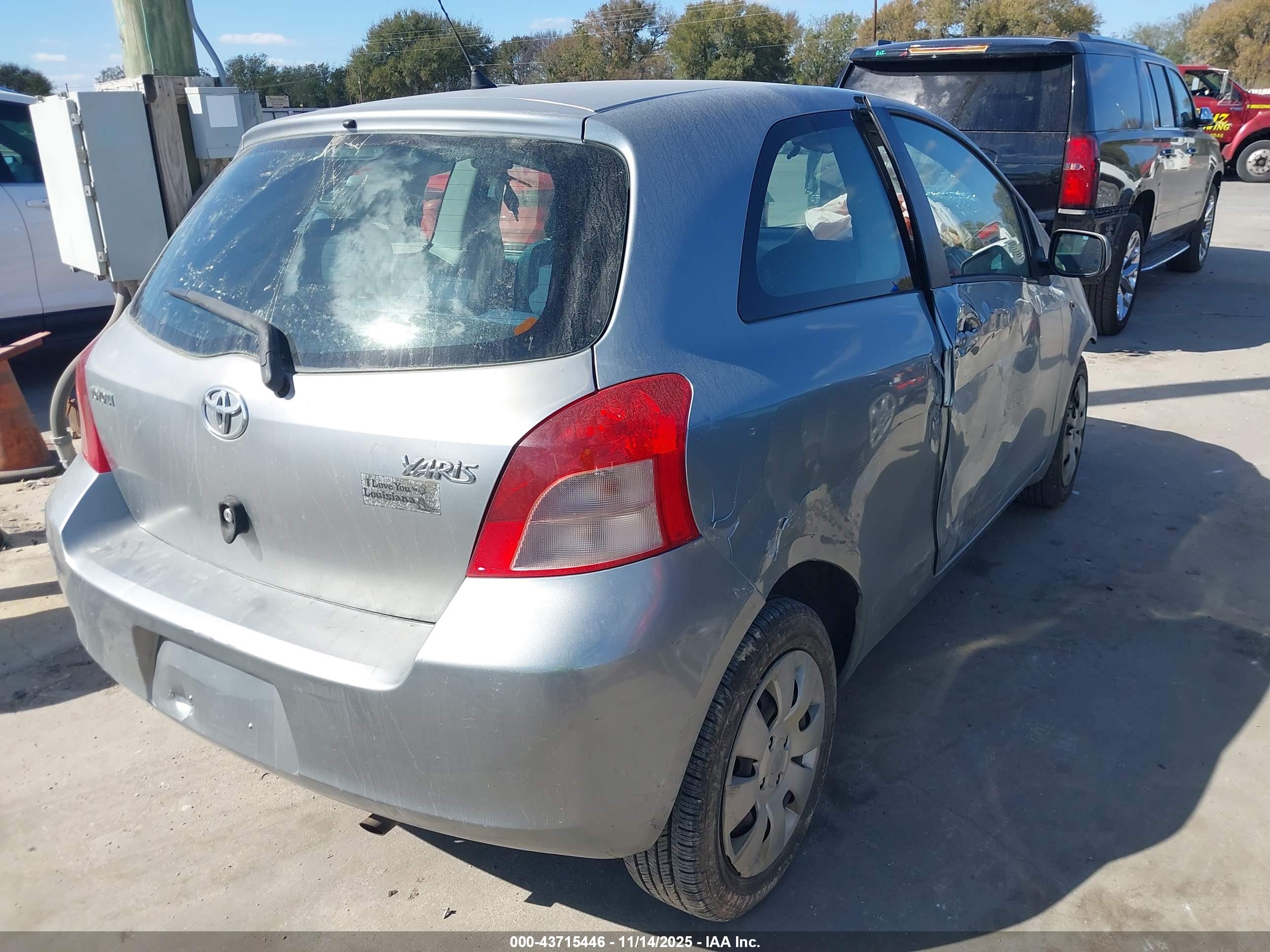 TOYOTA YARIS image 4