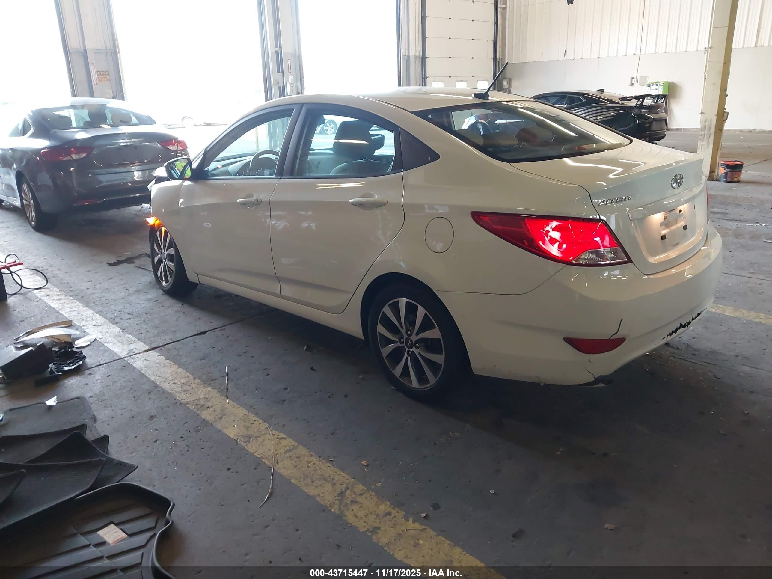 HYUNDAI ACCENT image 3