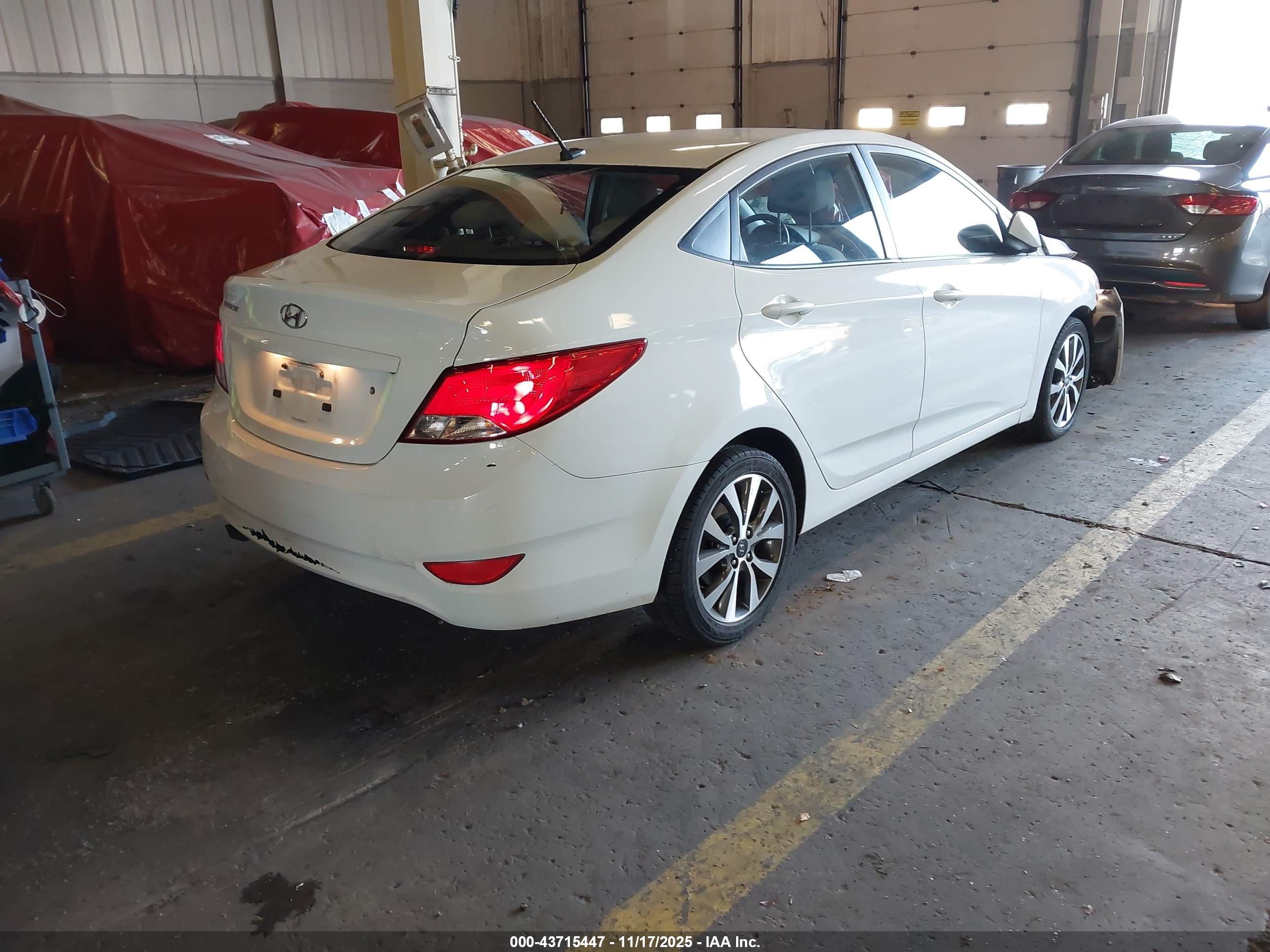 HYUNDAI ACCENT image 4