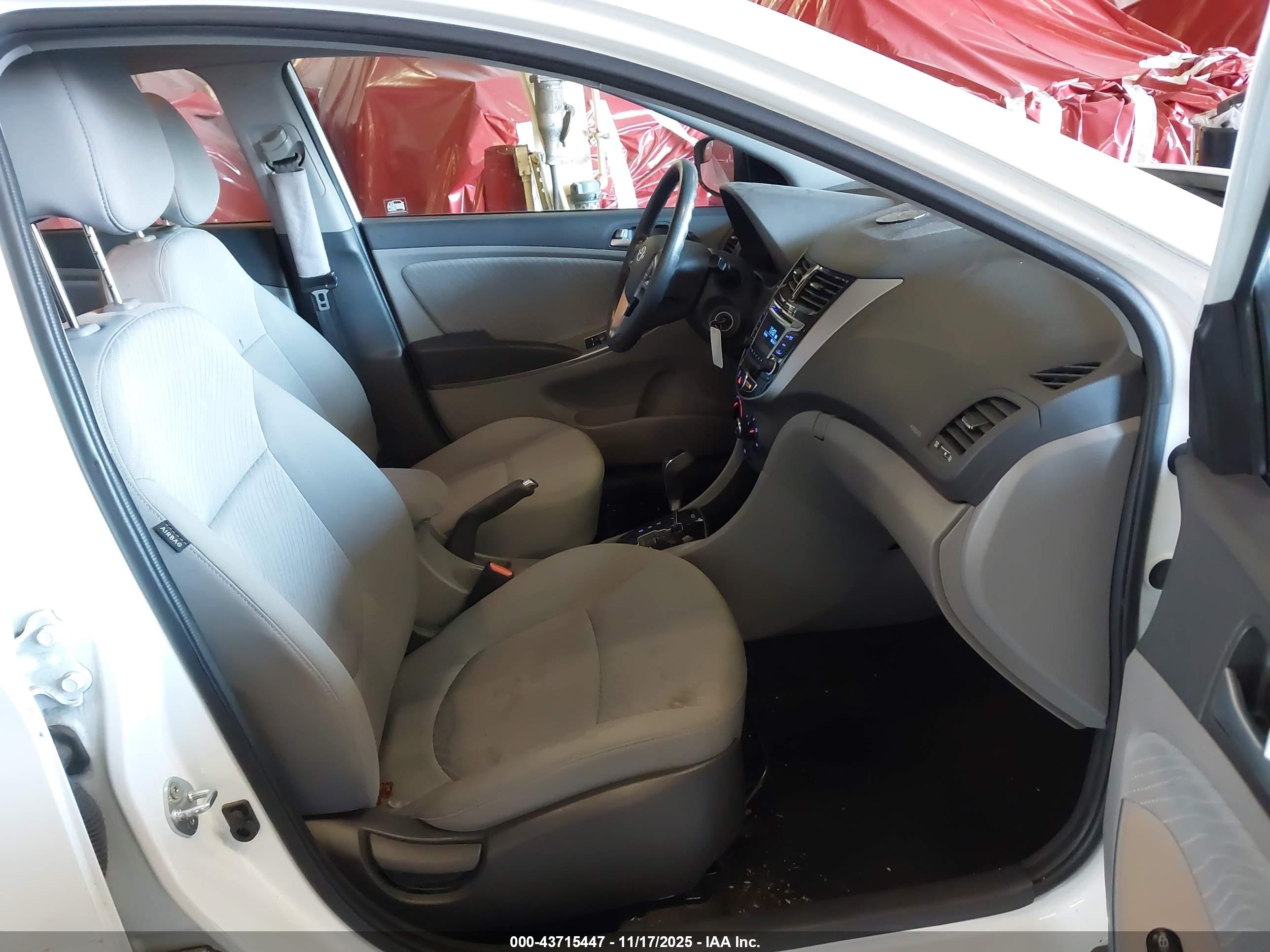 HYUNDAI ACCENT image 5