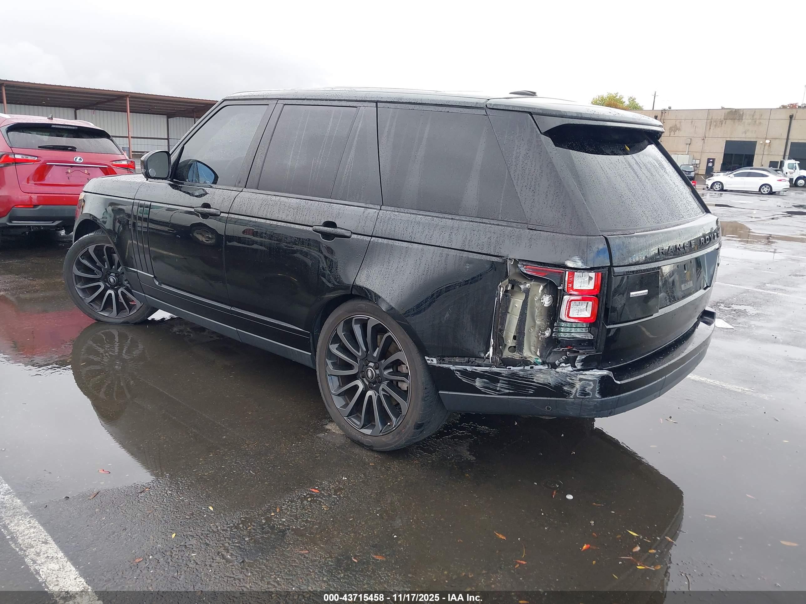 LAND ROVER image 3