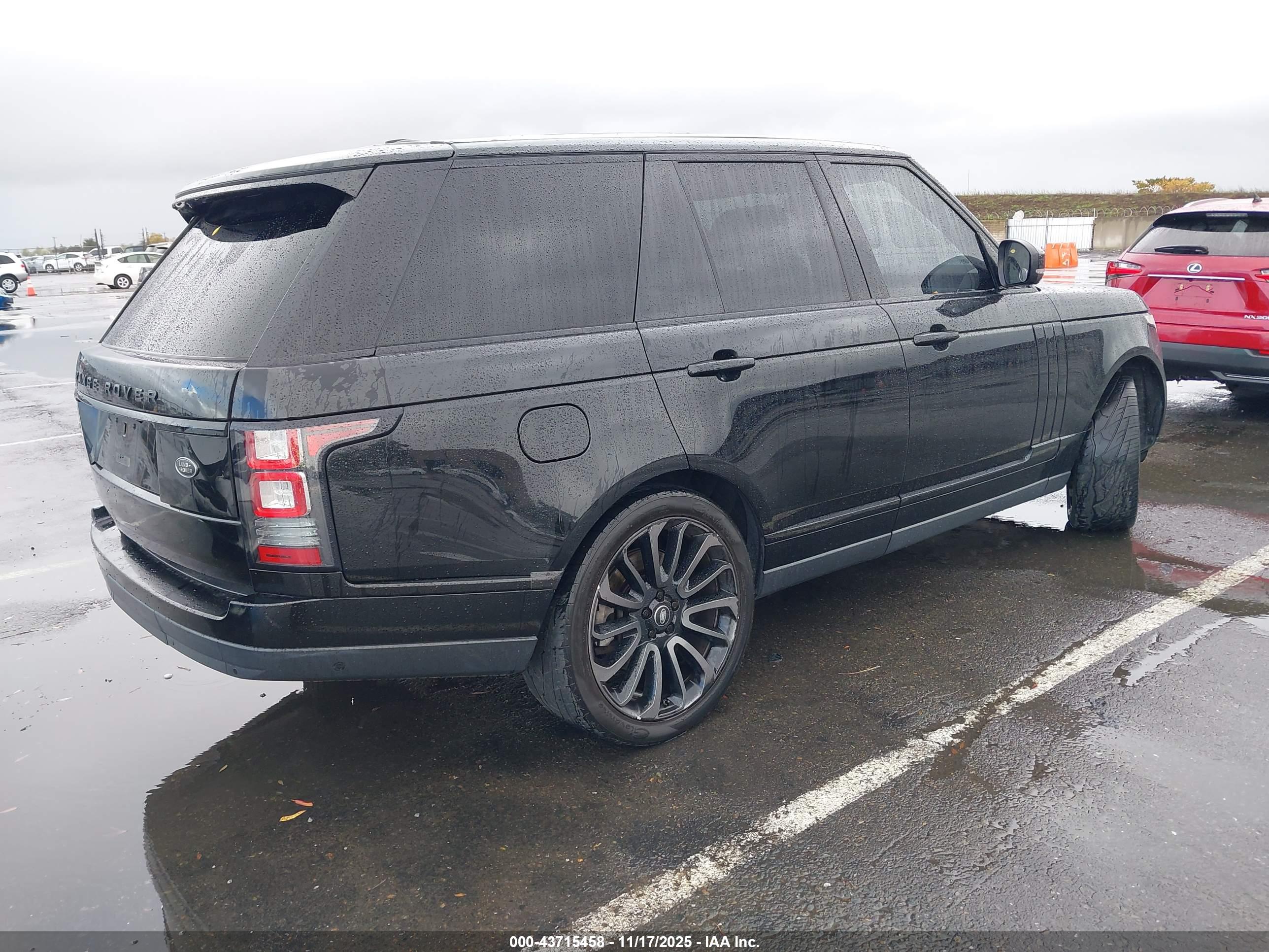 LAND ROVER image 4