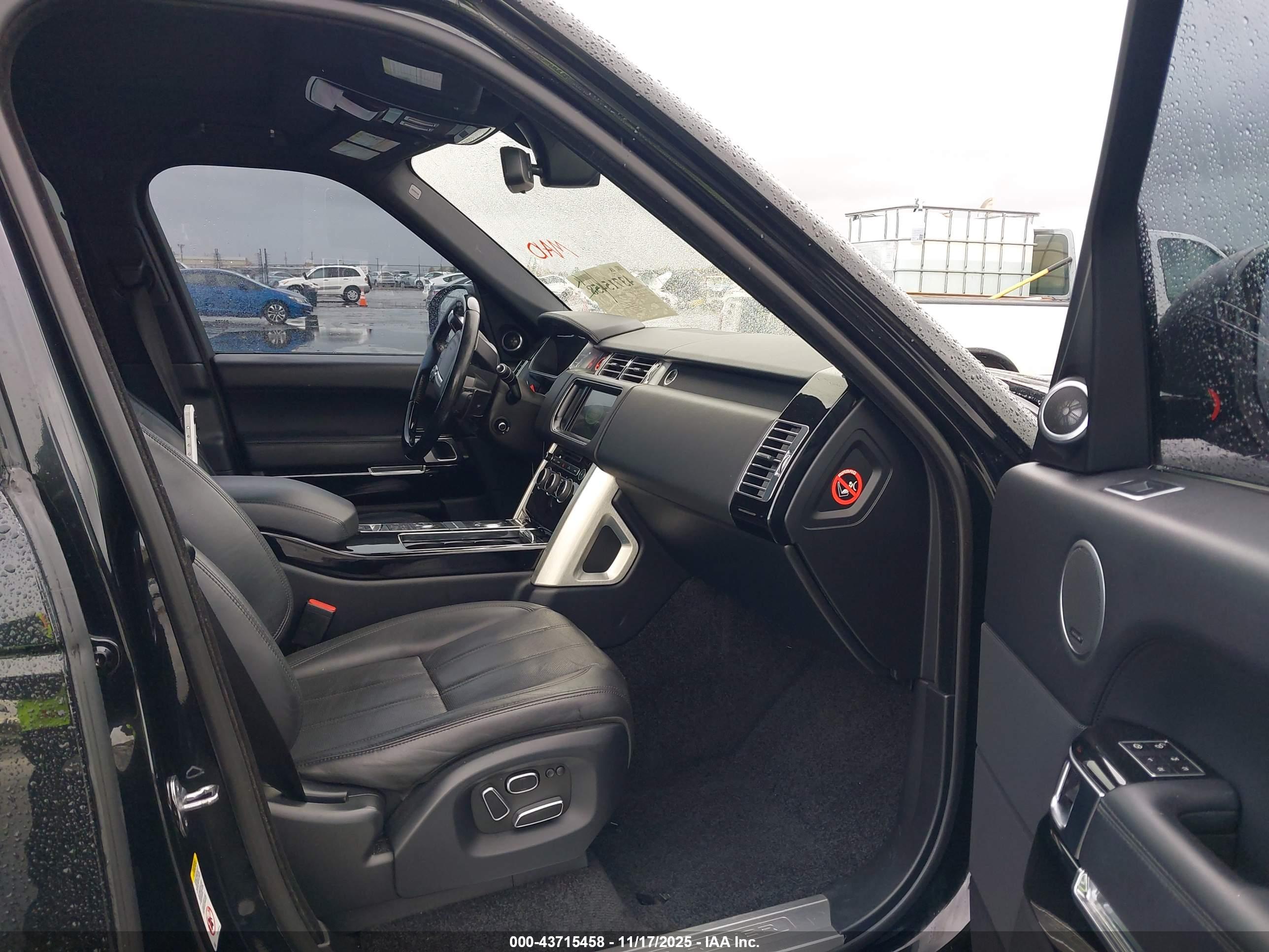 LAND ROVER image 5