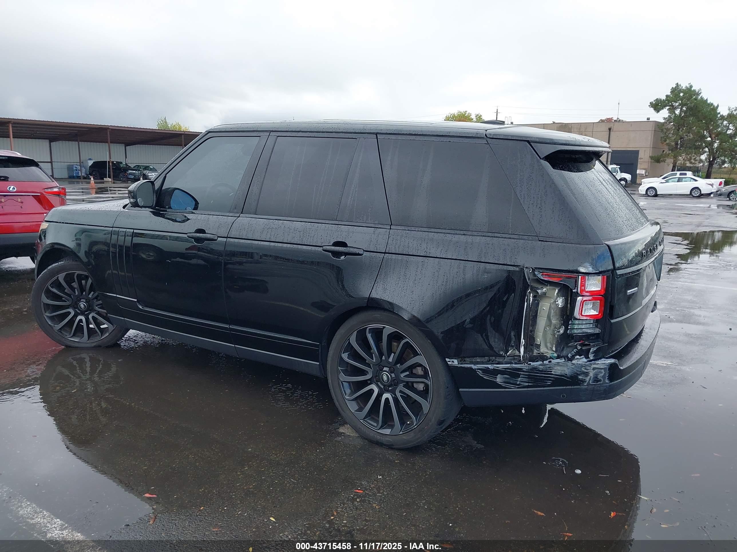 LAND ROVER image 6