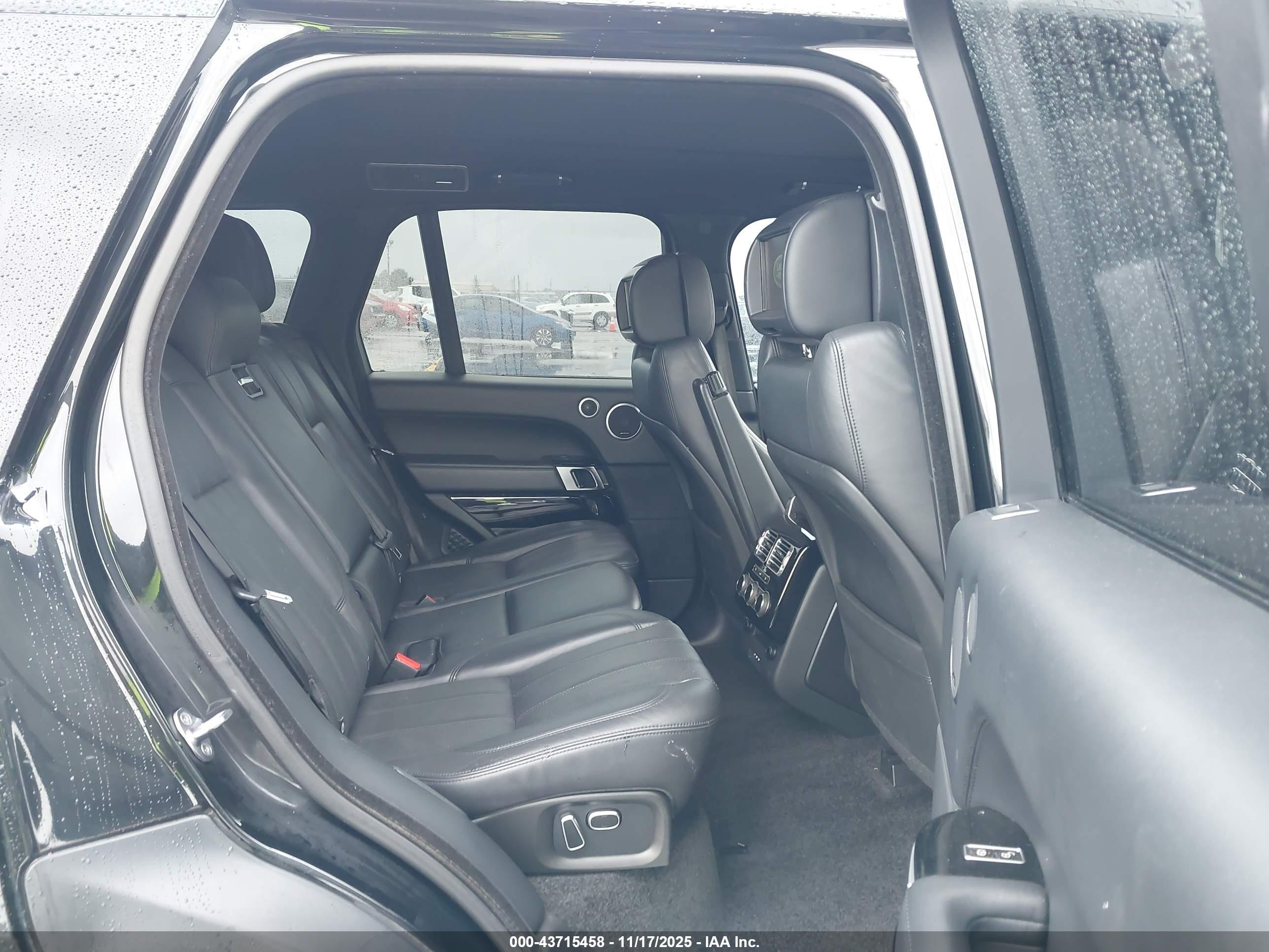 LAND ROVER image 8