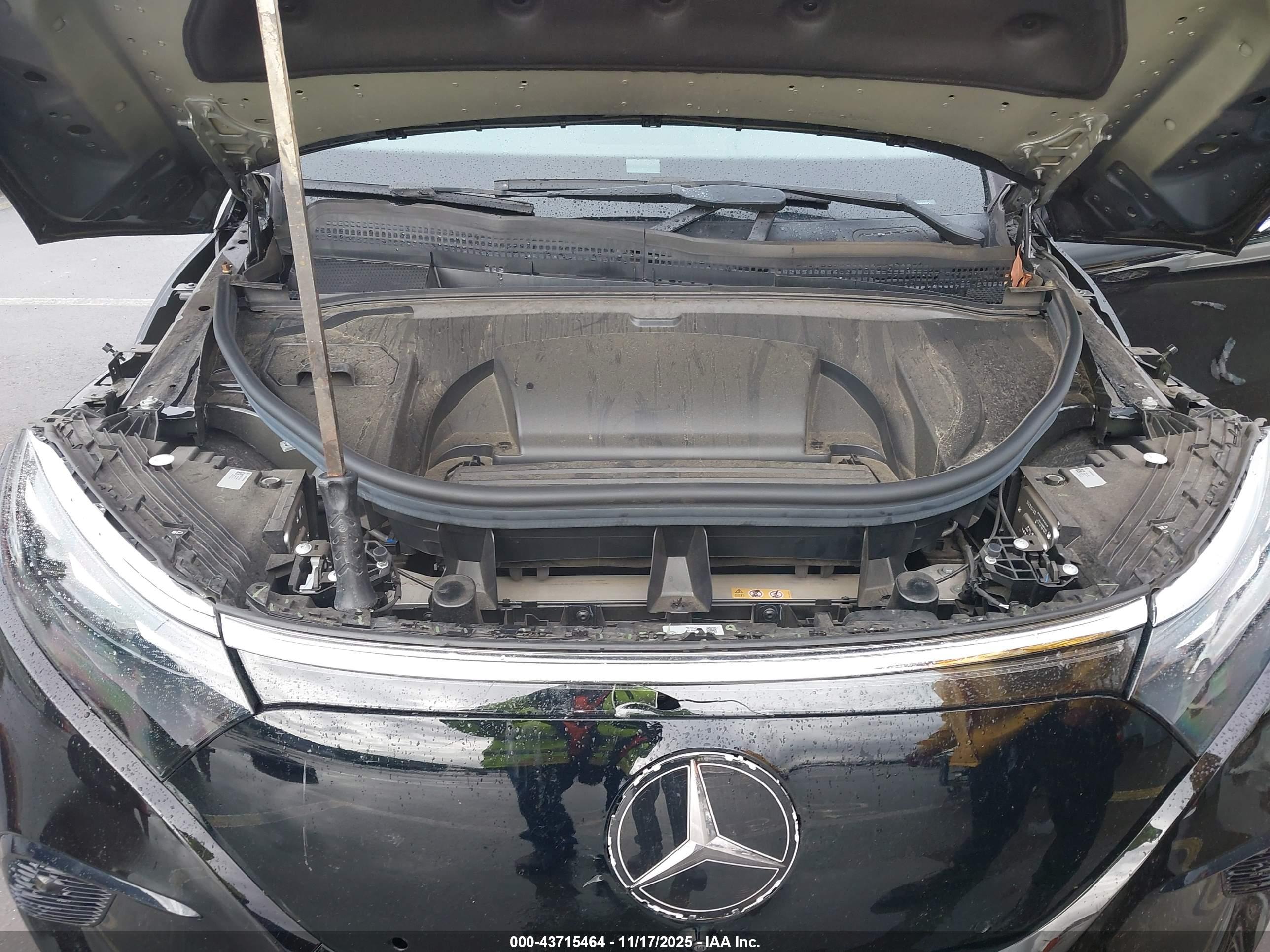 MERCEDES-BENZ EQS image 10