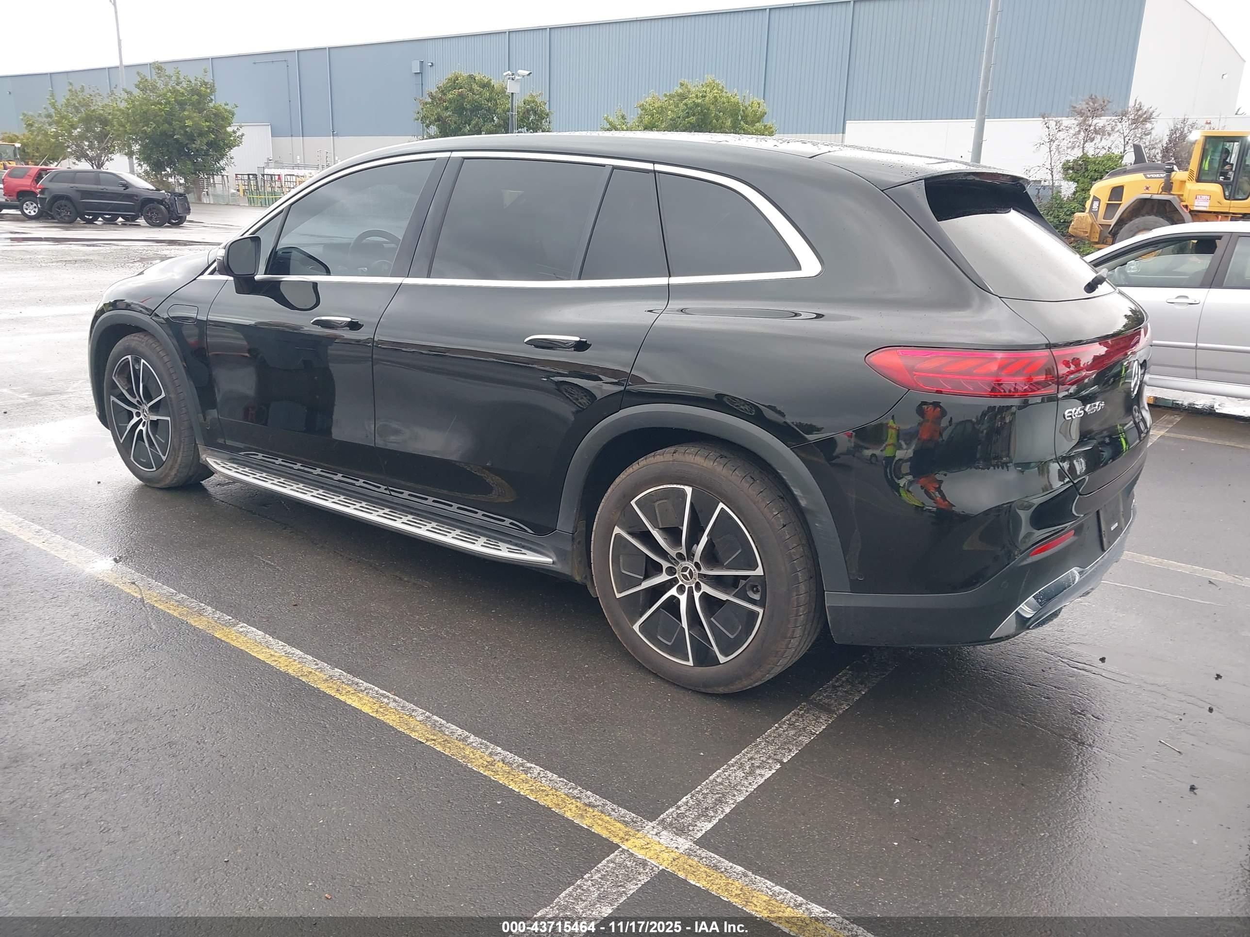 MERCEDES-BENZ EQS image 3