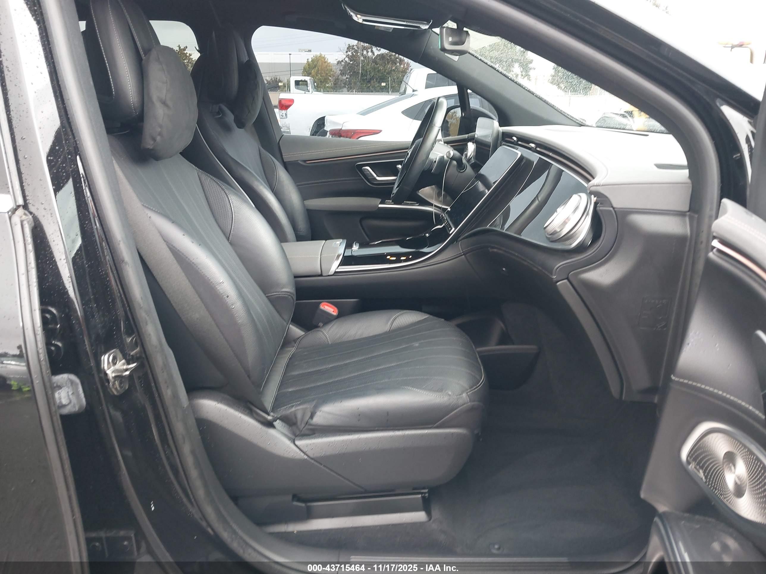 MERCEDES-BENZ EQS image 5