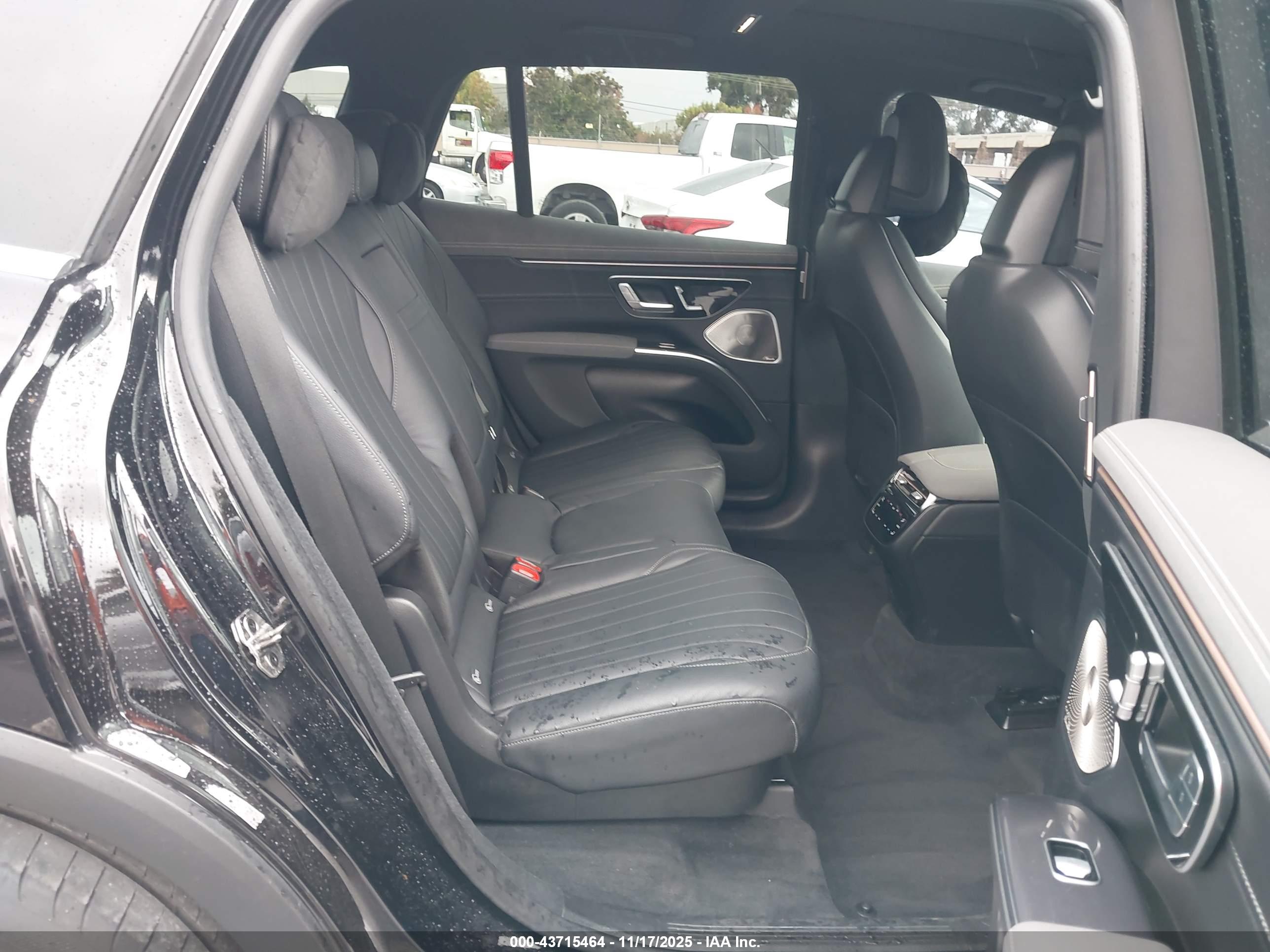 MERCEDES-BENZ EQS image 8
