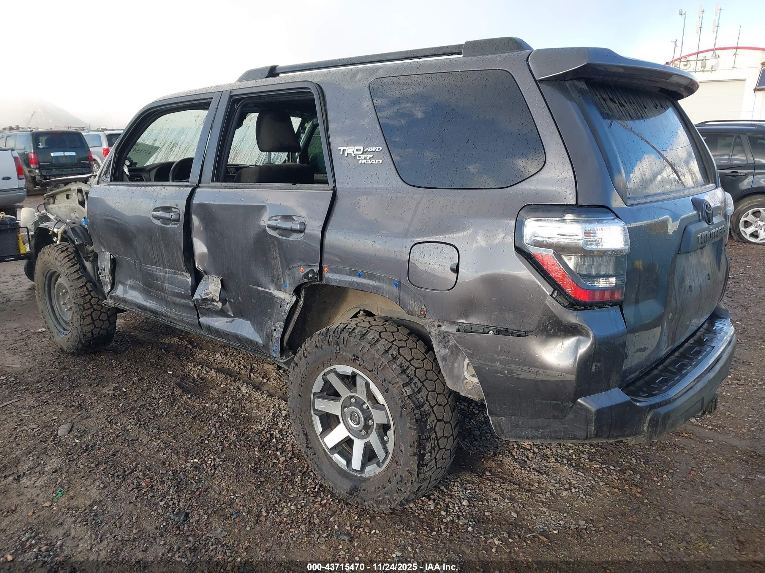 TOYOTA 4RUNNER image 3
