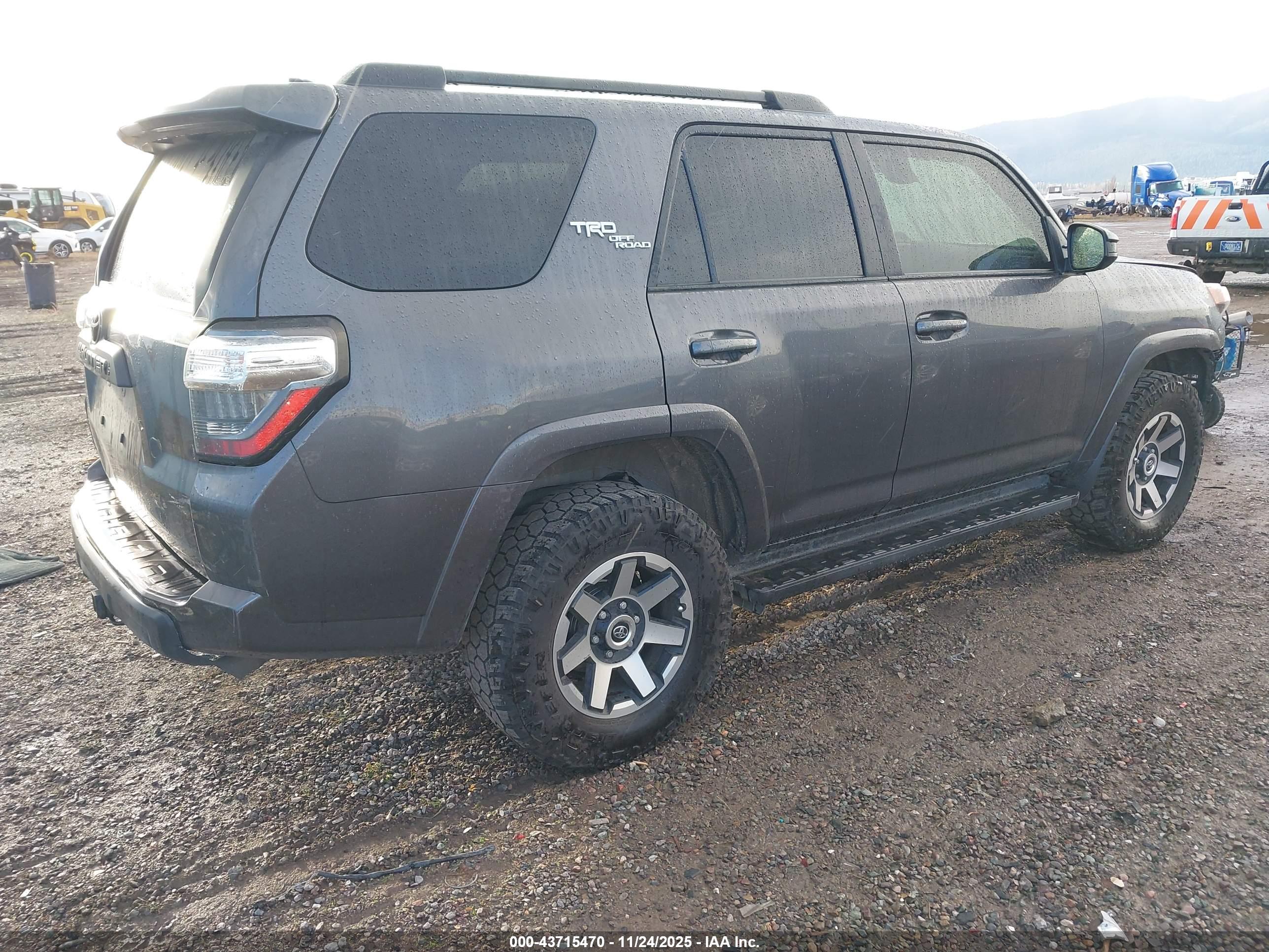 TOYOTA 4RUNNER image 4
