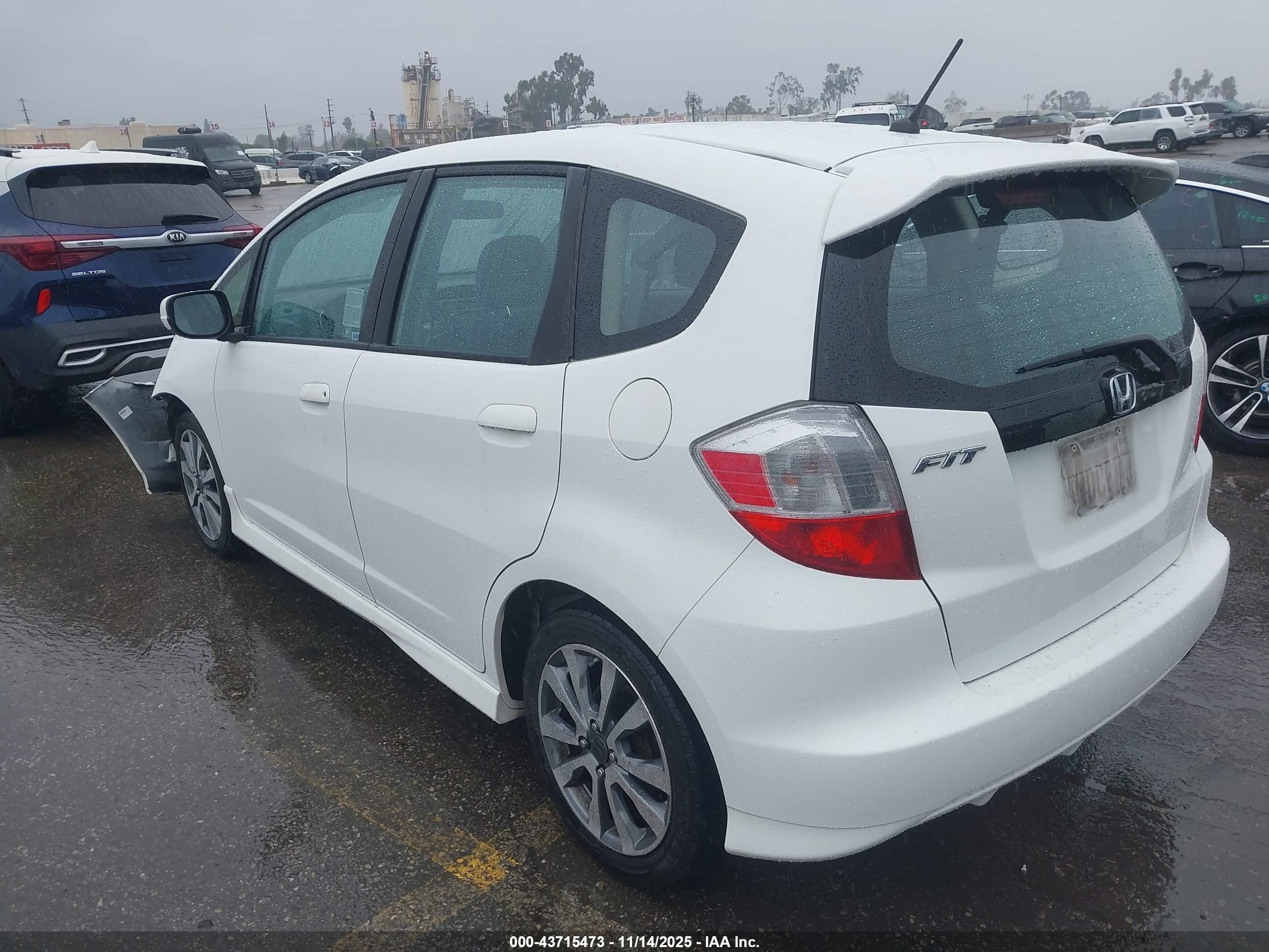 HONDA FIT image 3