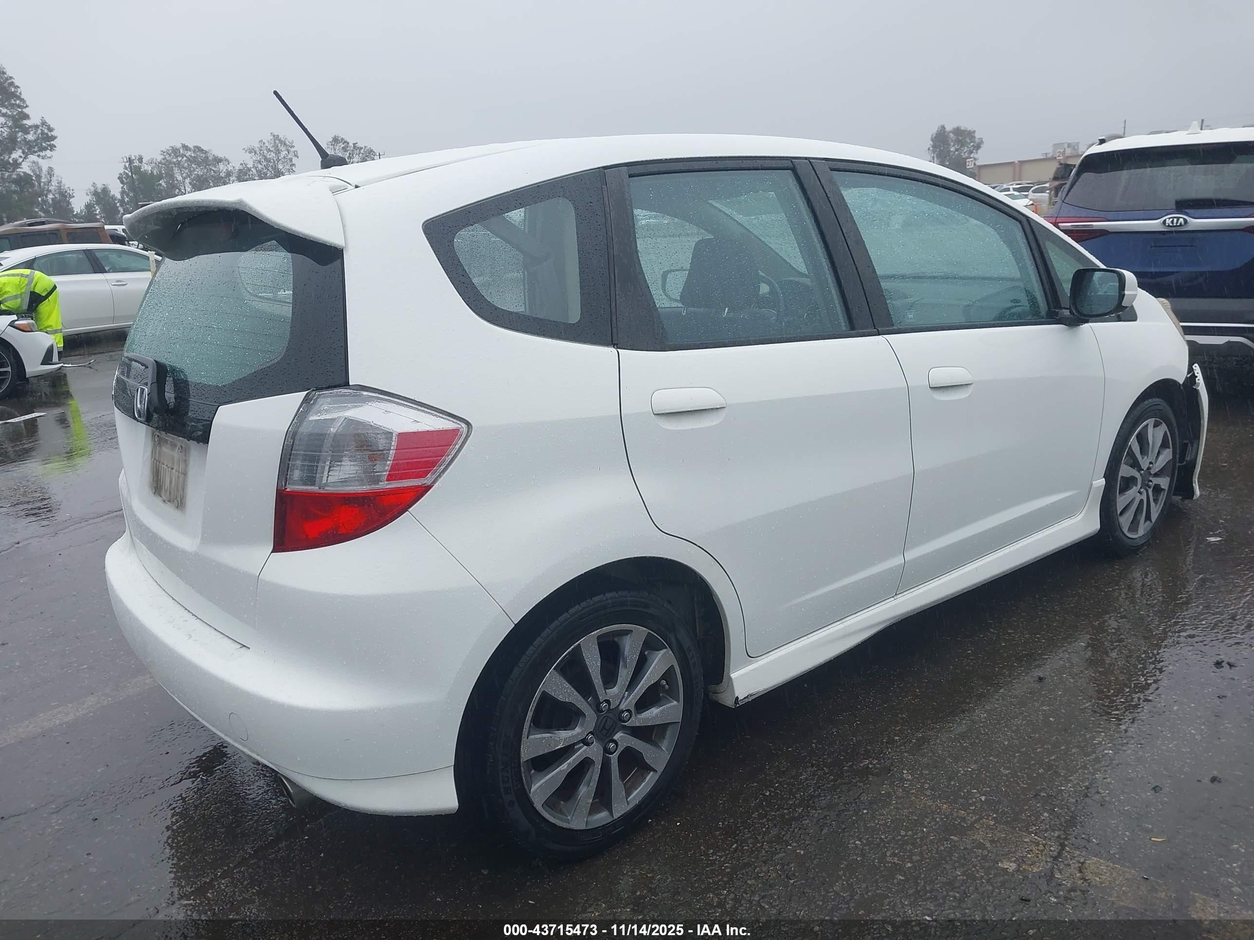 HONDA FIT image 4