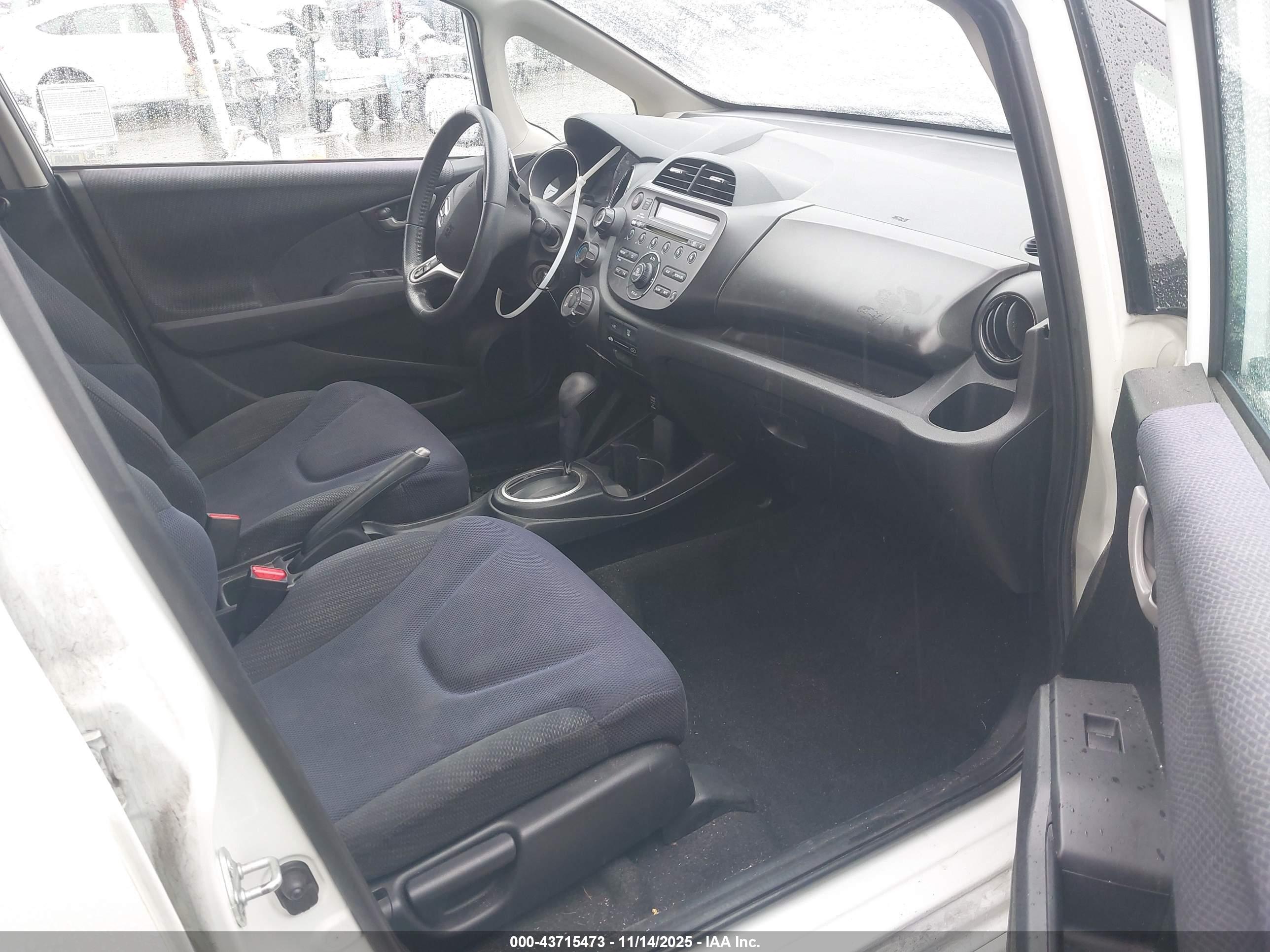 HONDA FIT image 5