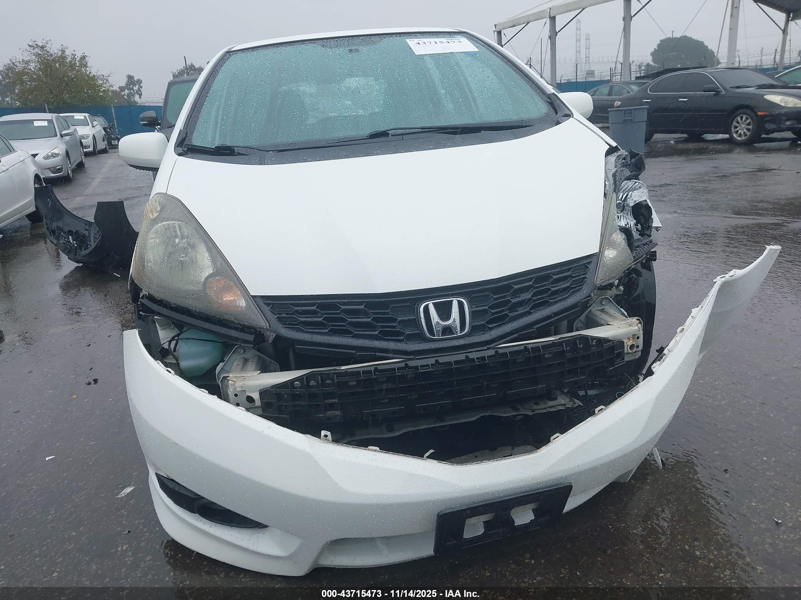 HONDA FIT image 6