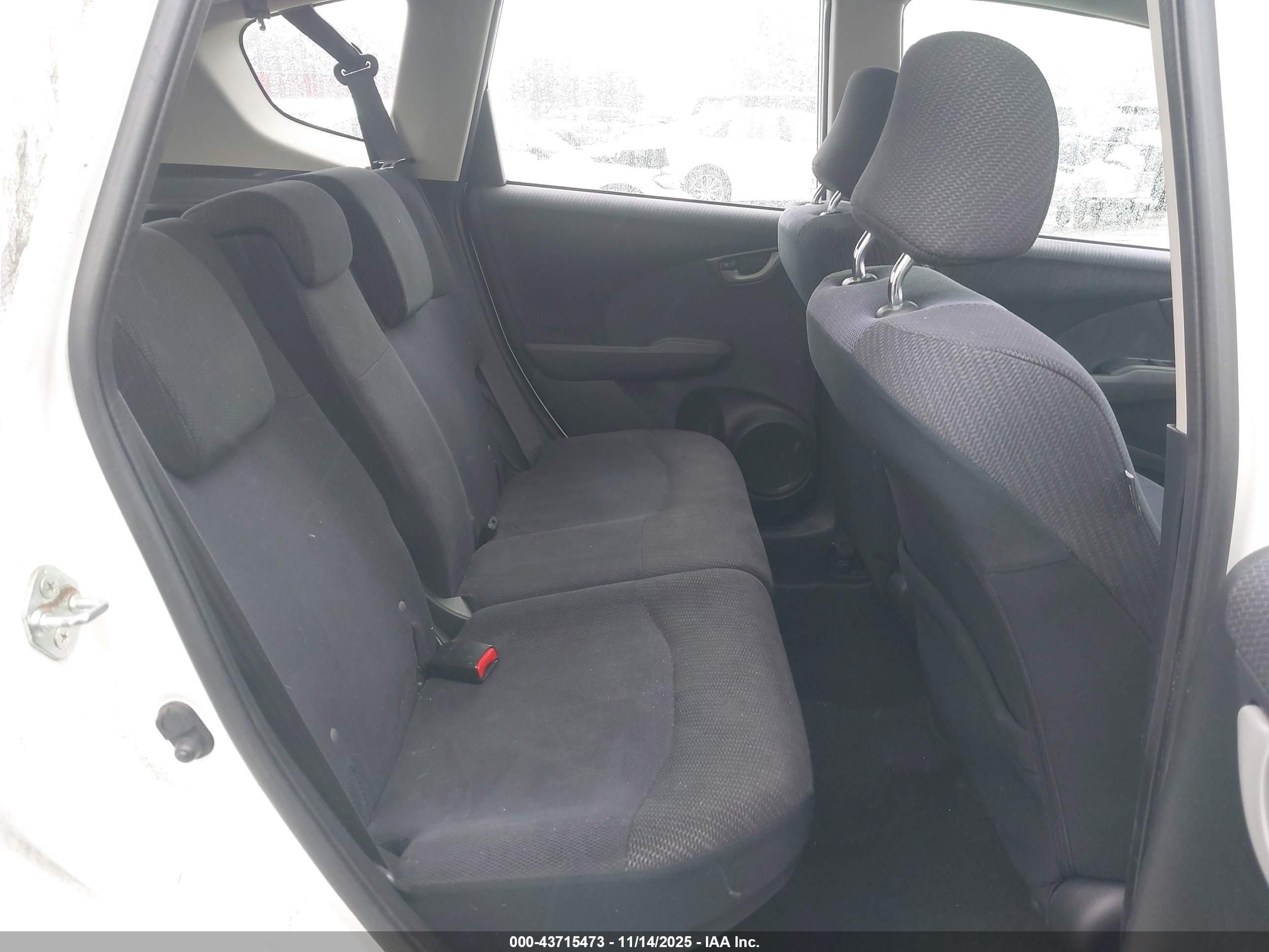 HONDA FIT image 8