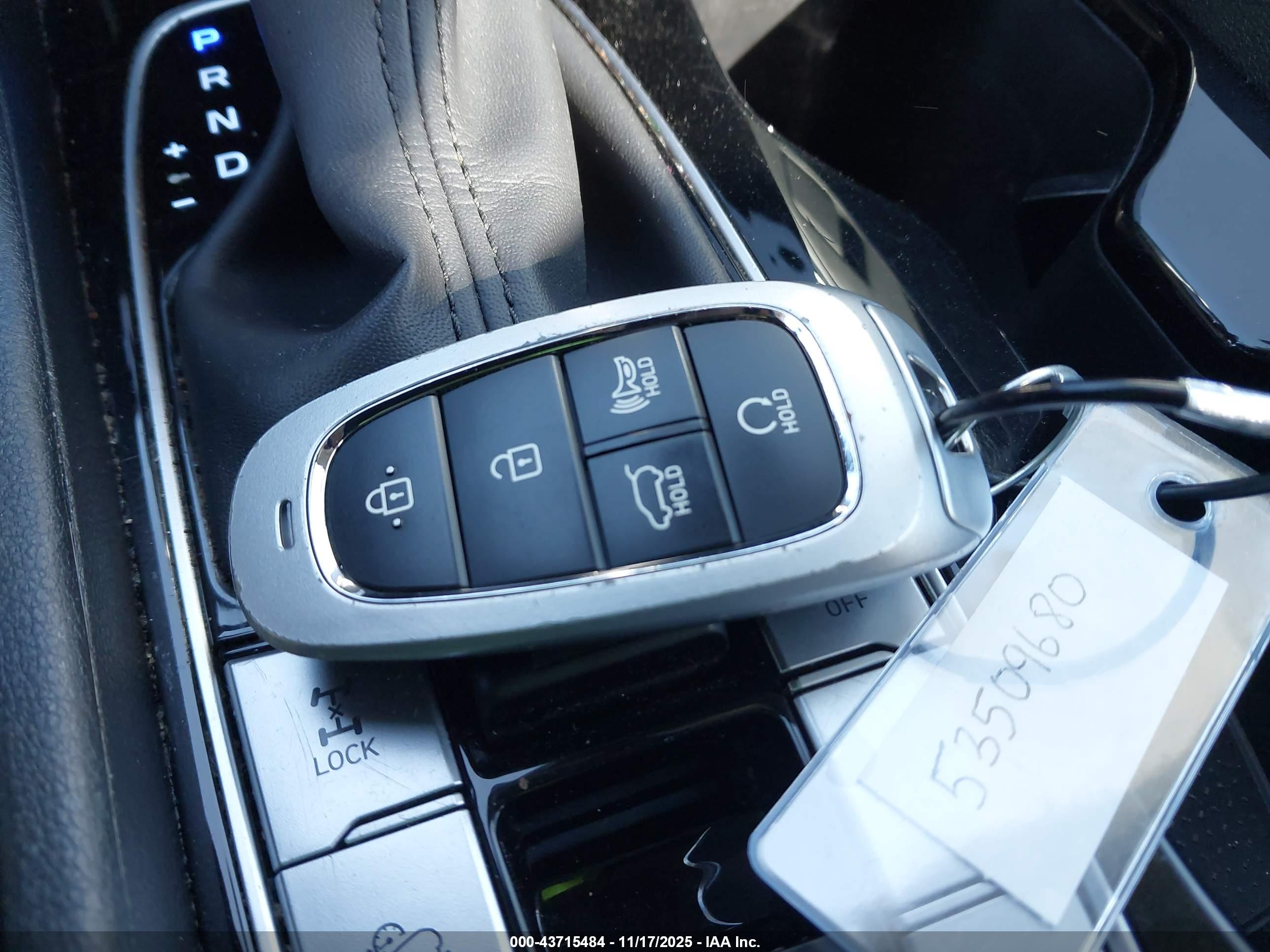 HYUNDAI TUCSON image 11