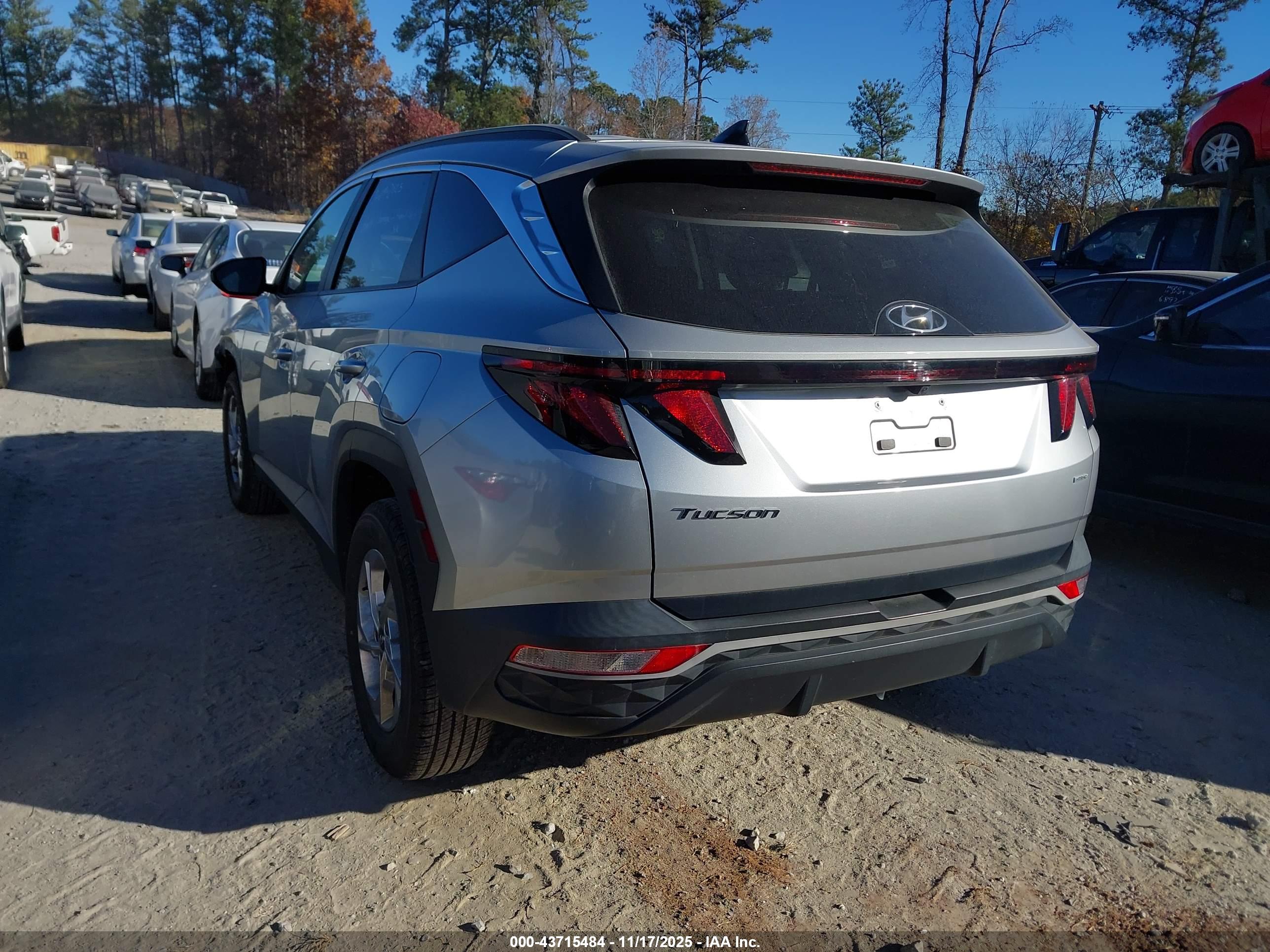 HYUNDAI TUCSON image 3