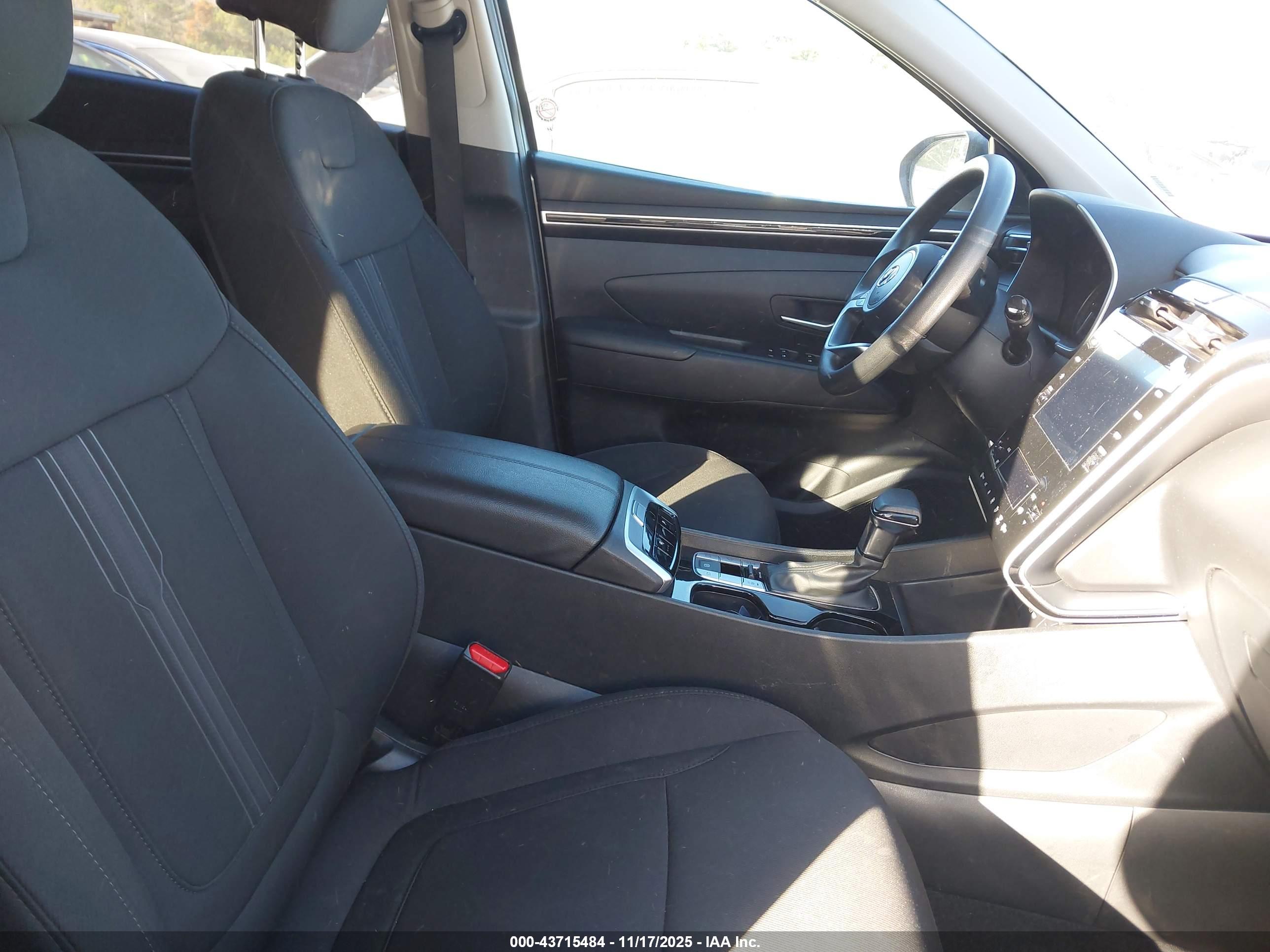 HYUNDAI TUCSON image 5
