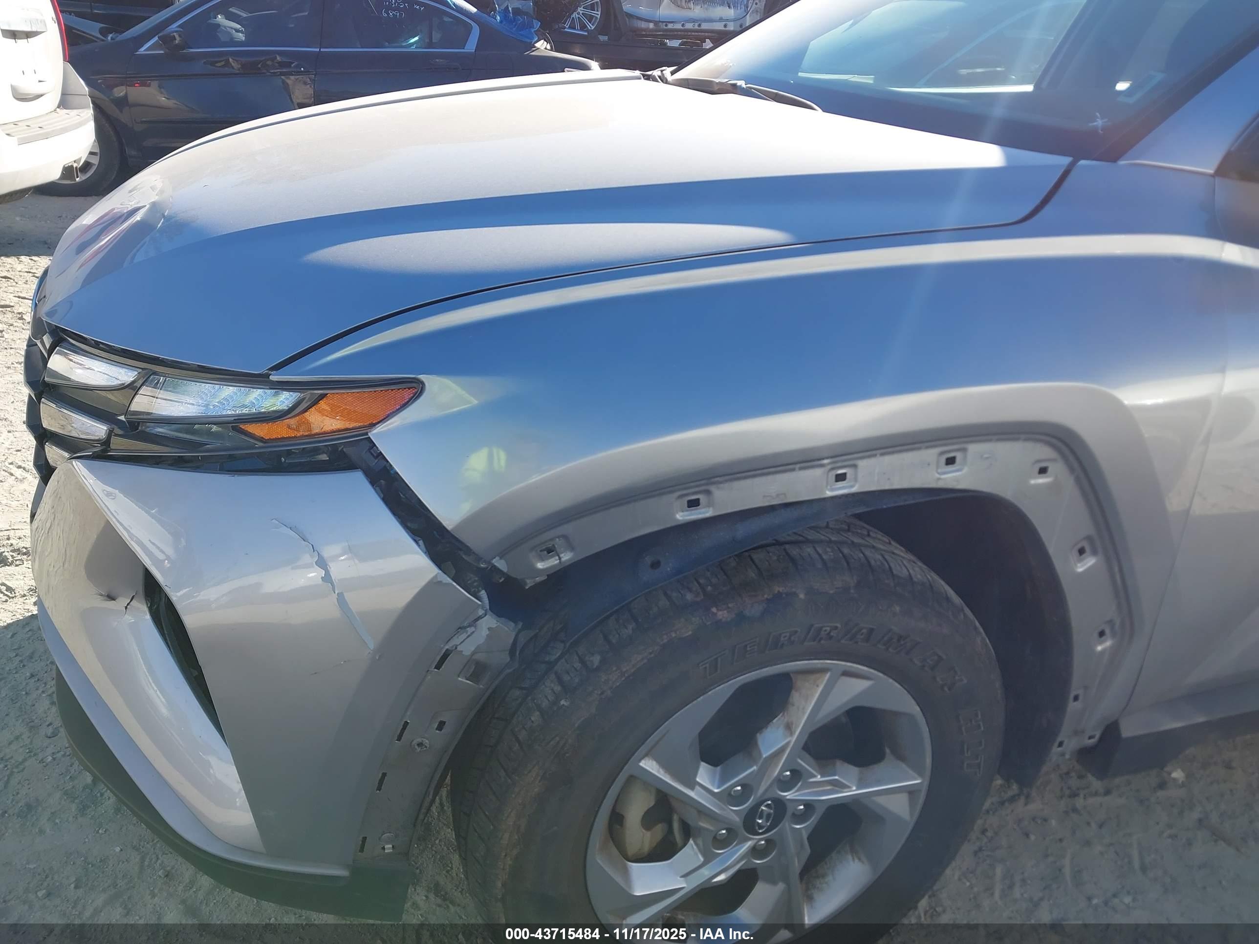 HYUNDAI TUCSON image 6