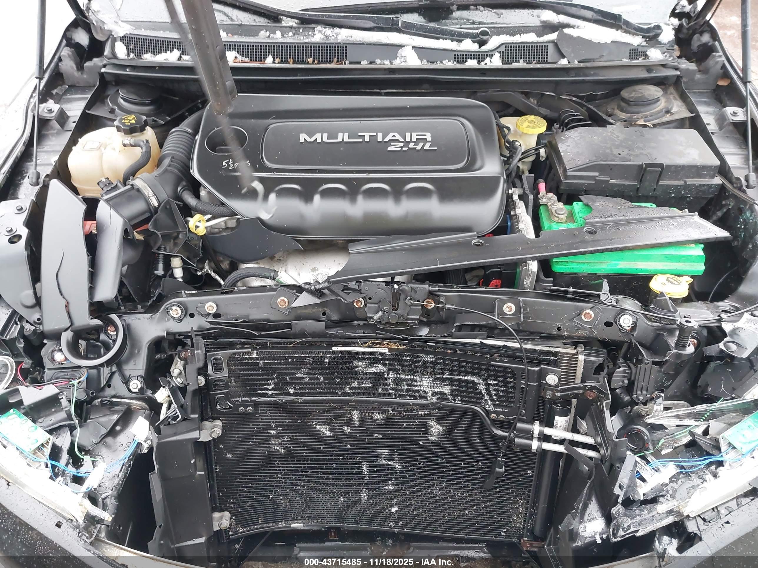 CHRYSLER 200 image 10