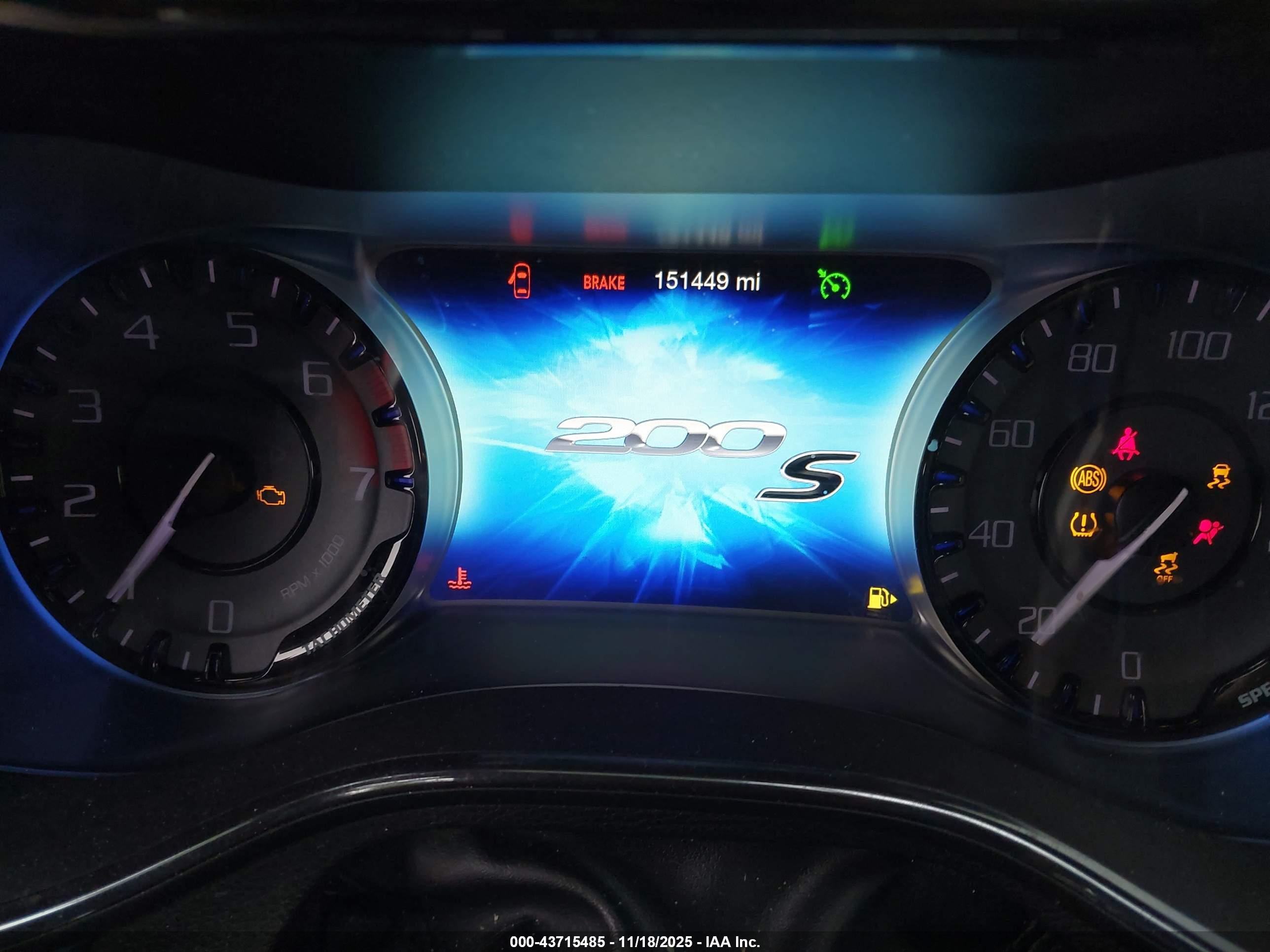 CHRYSLER 200 image 7