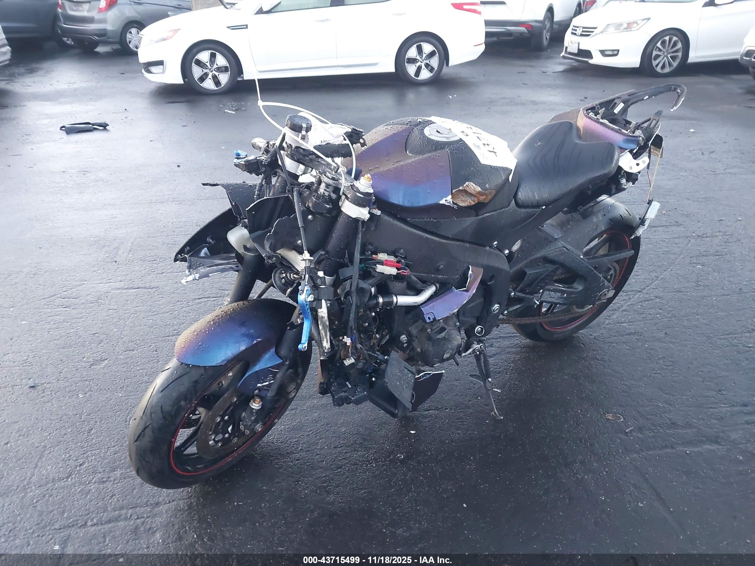 YAMAHA YZFR6 image 2
