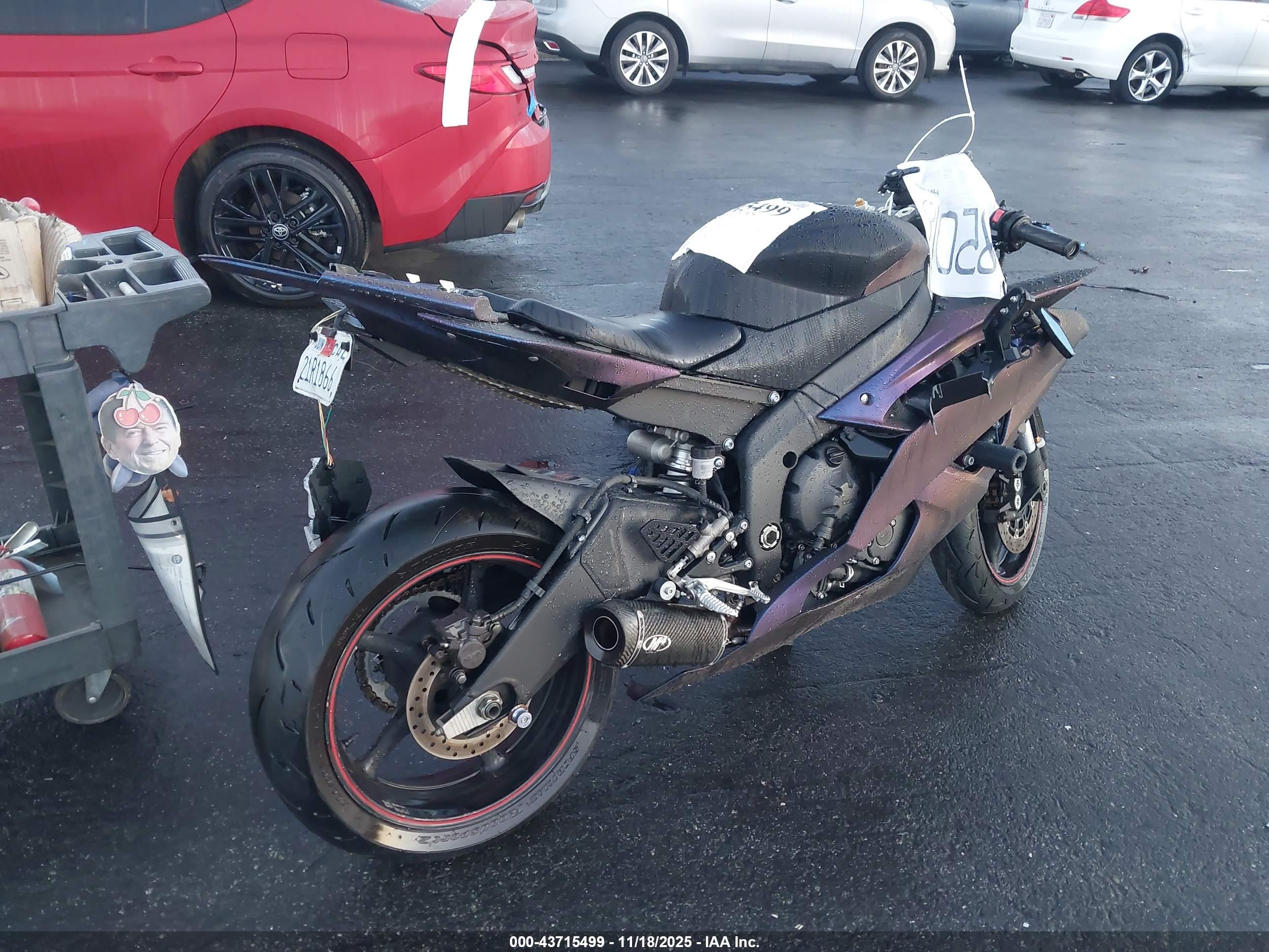 YAMAHA YZFR6 image 4