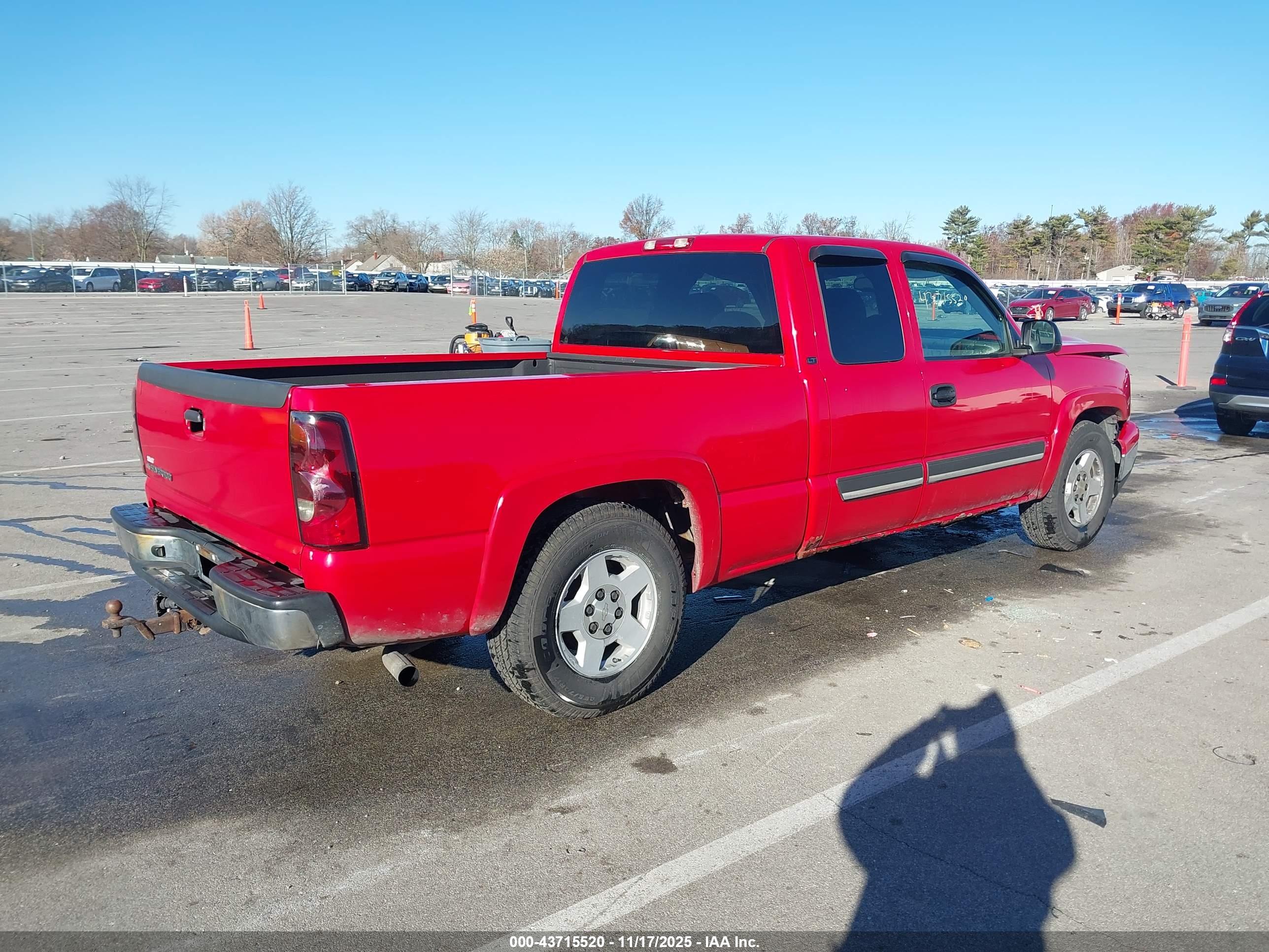 CHEVROLET SILVERADO image 4