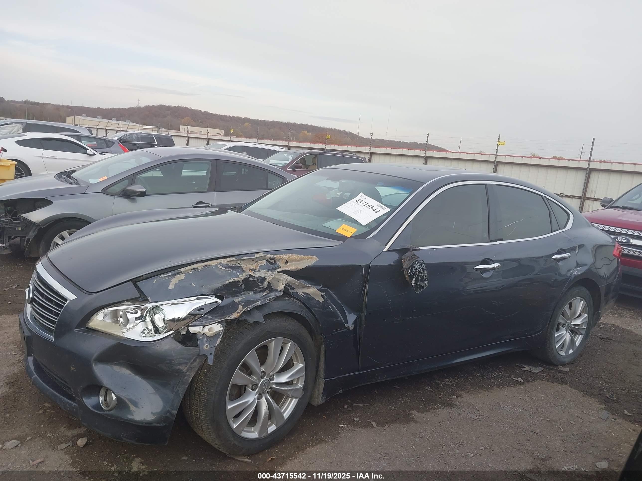 INFINITI M37 image 6