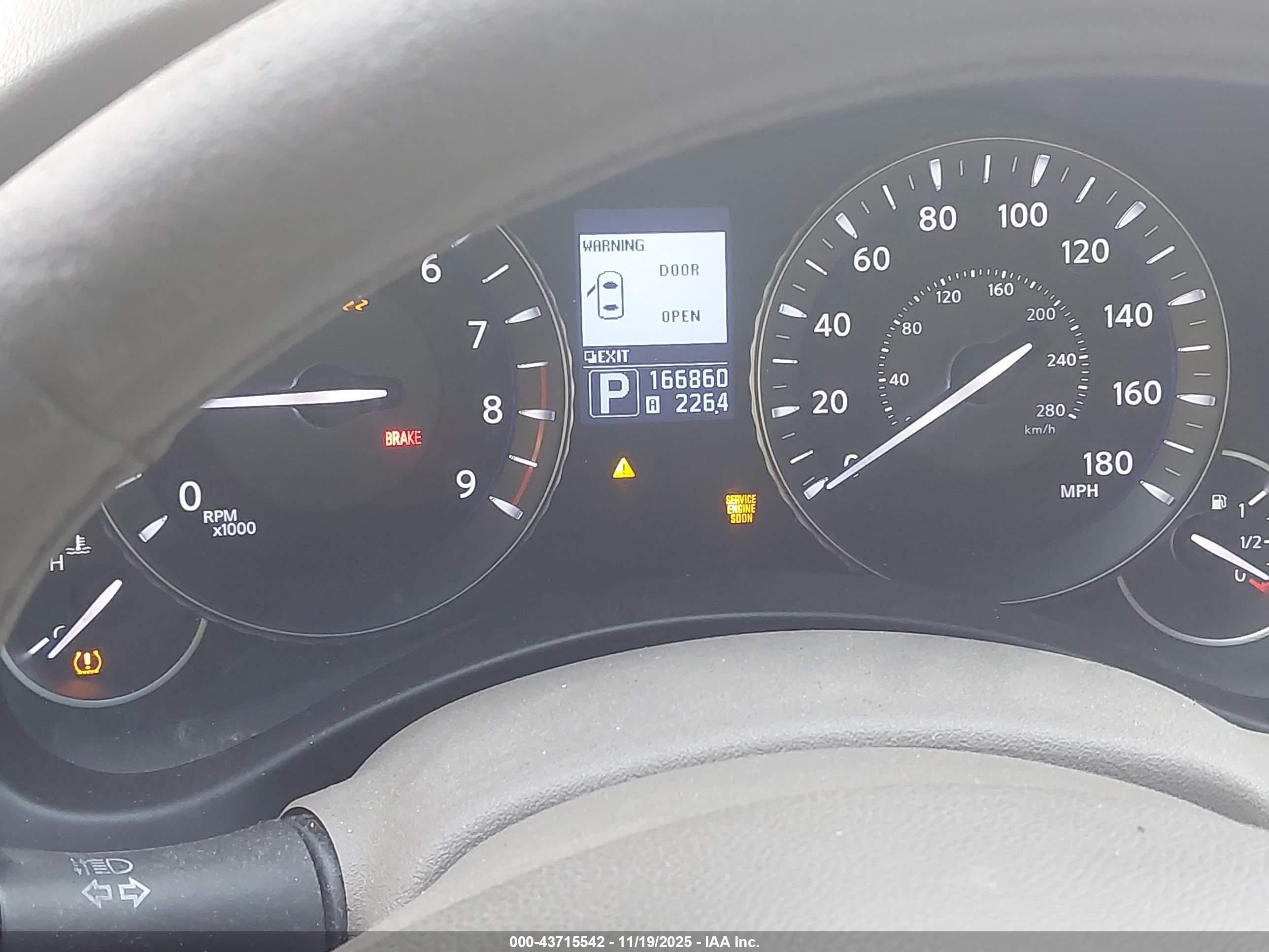 INFINITI M37 image 7